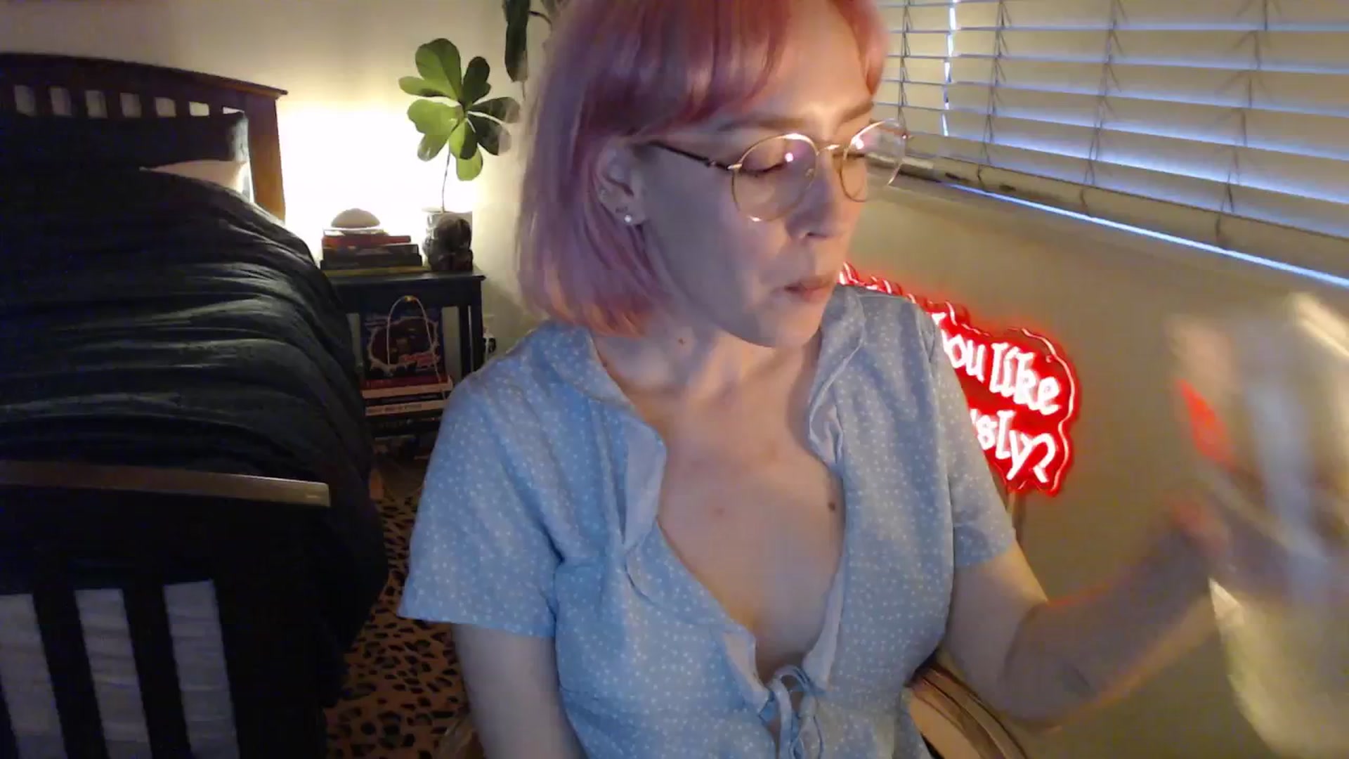 Gallery image thumbnail from TrojiesHoney's myfreecams stream on, 04/08/2026, 03:50 image 4 of 20
