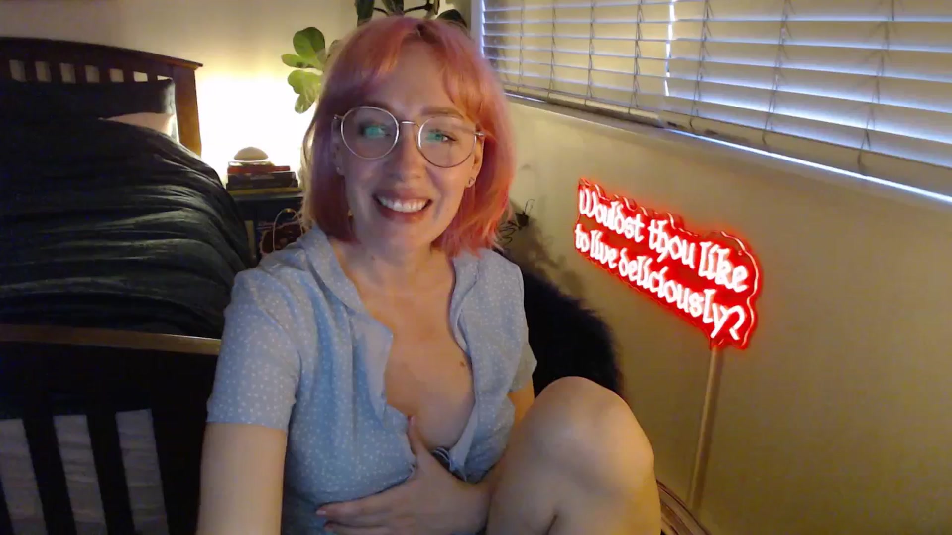 Gallery image thumbnail from TrojiesHoney's myfreecams stream on, 04/08/2026, 03:50 image 2 of 20