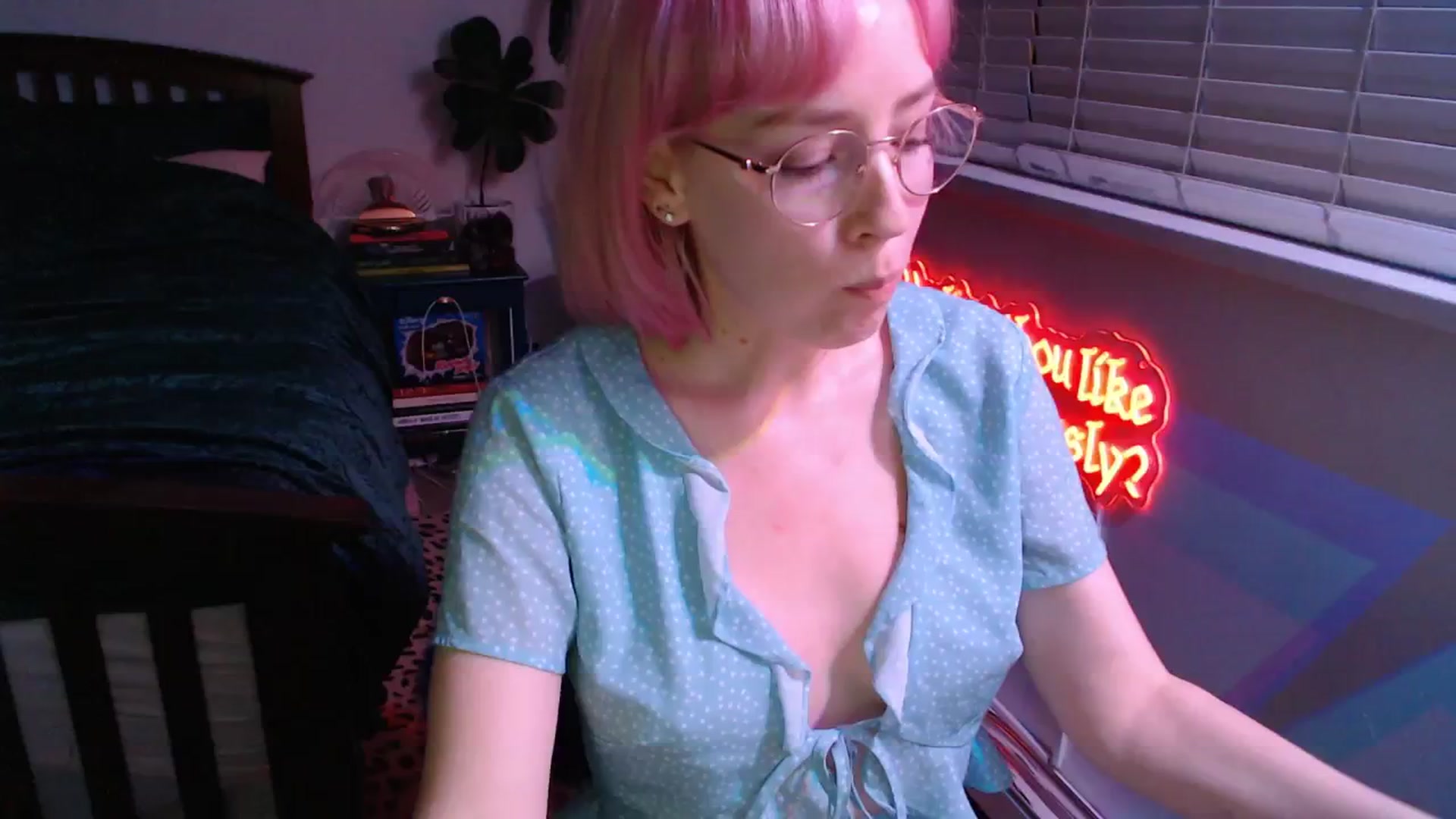 Gallery image thumbnail from TrojiesHoney's myfreecams stream on, 04/08/2026, 04:25 image 17 of 20