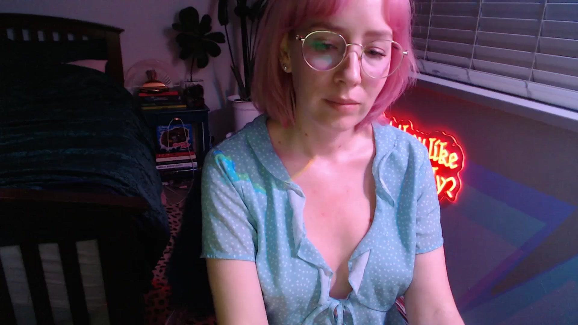 Gallery image thumbnail from TrojiesHoney's myfreecams stream on, 04/08/2026, 04:25 image 16 of 20