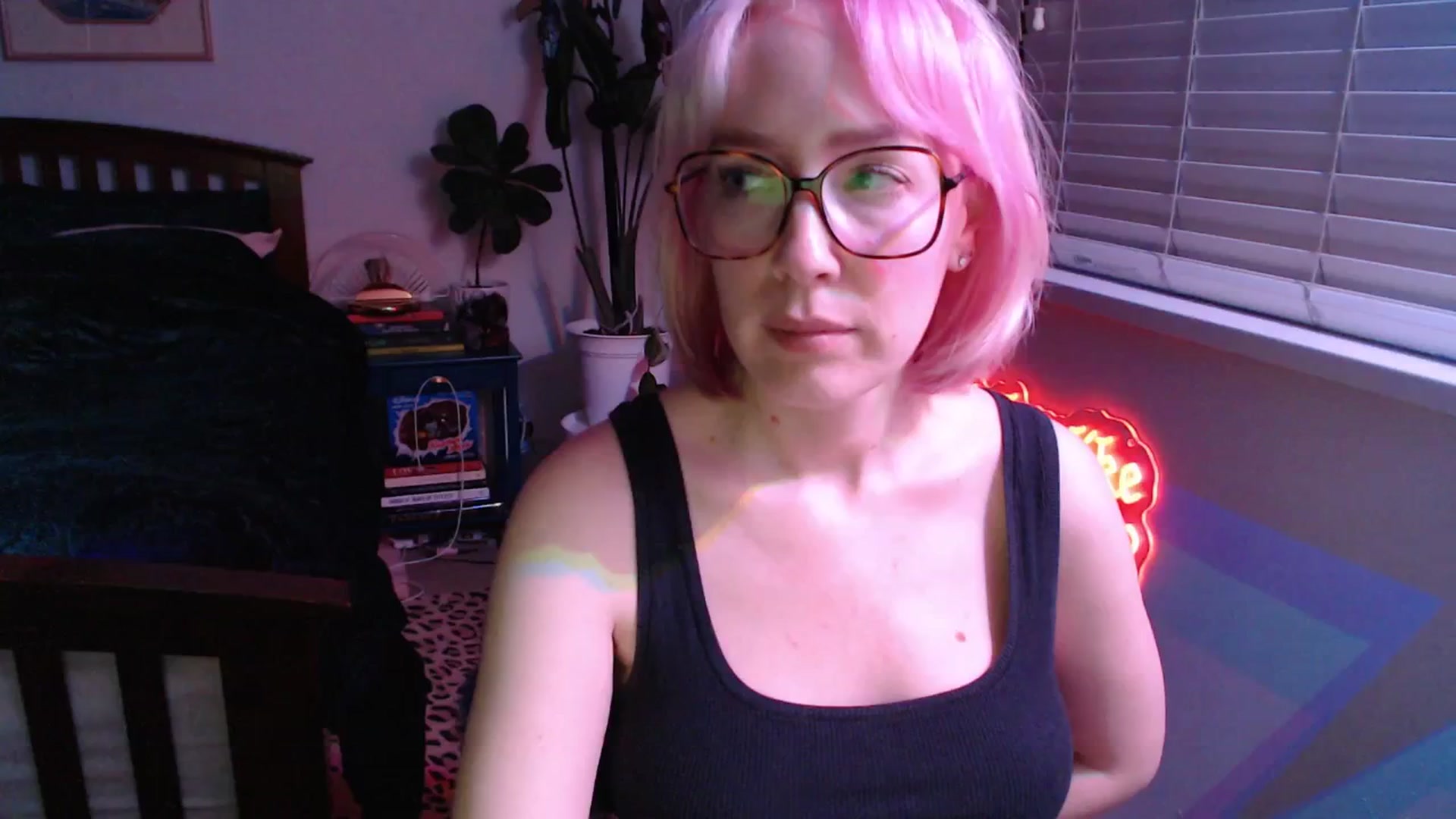Gallery image thumbnail from TrojiesHoney's myfreecams stream on, 04/15/2026, 04:17 image 18 of 20