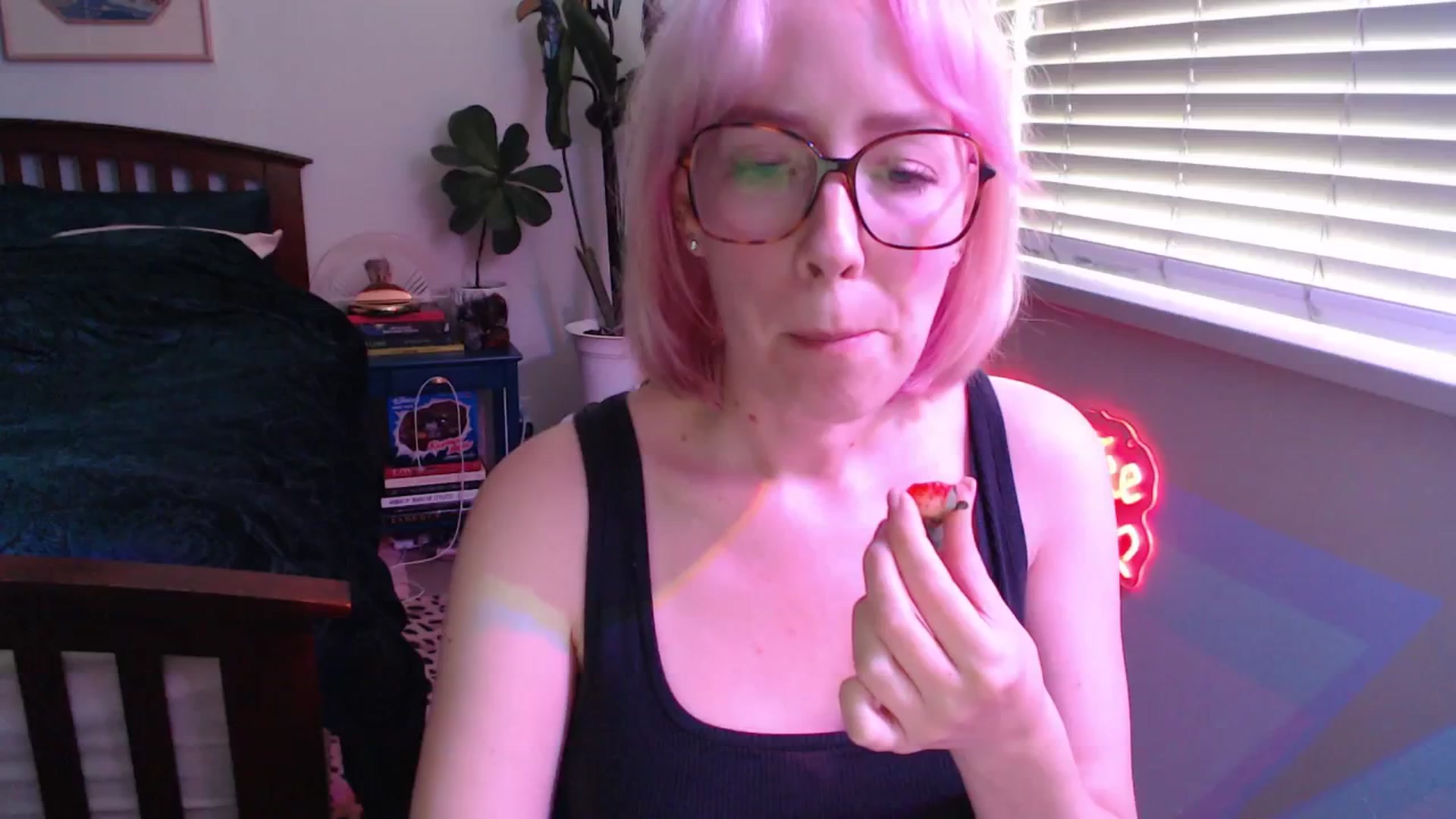 Gallery image thumbnail from TrojiesHoney's myfreecams stream on, 04/15/2026, 04:17 image 4 of 20