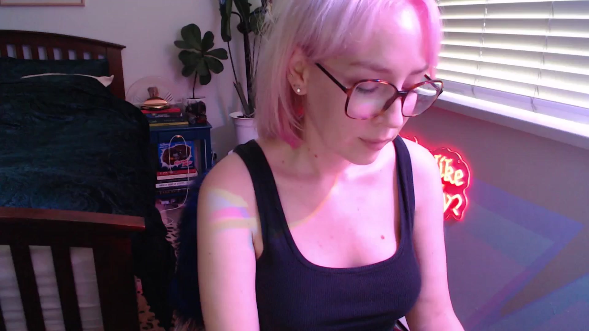 Gallery image thumbnail from TrojiesHoney's myfreecams stream on, 04/15/2026, 04:17 image 2 of 20
