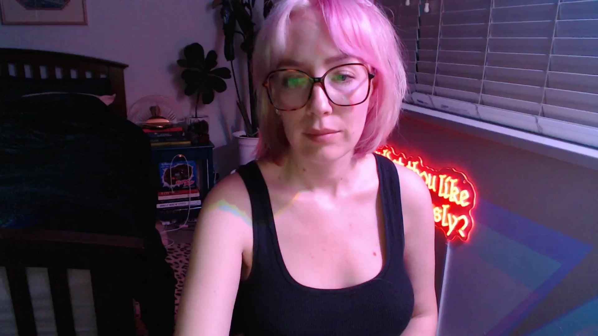 Gallery image thumbnail from TrojiesHoney's myfreecams stream on, 04/15/2026, 04:17 image 15 of 20