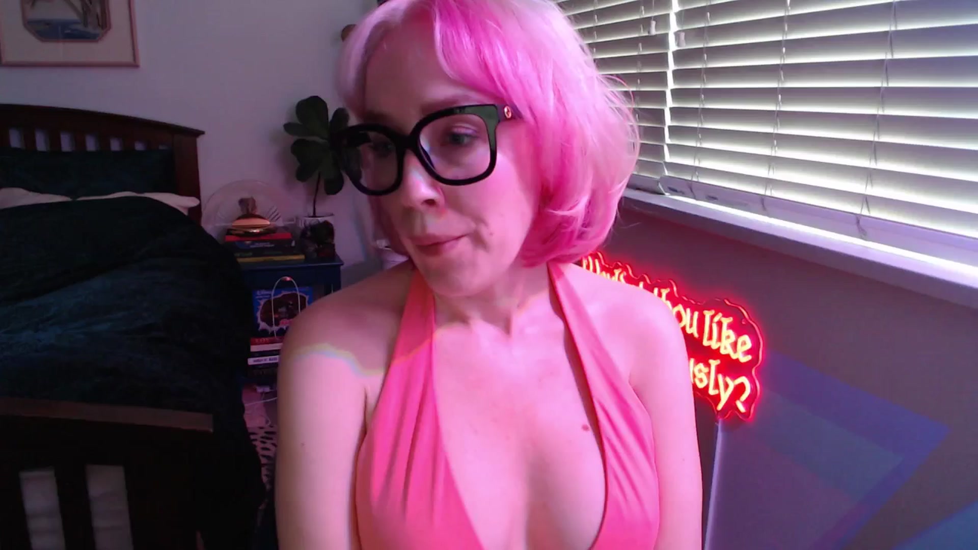 Gallery image thumbnail from TrojiesHoney's myfreecams stream on, 04/17/2026, 05:04 image 1 of 20