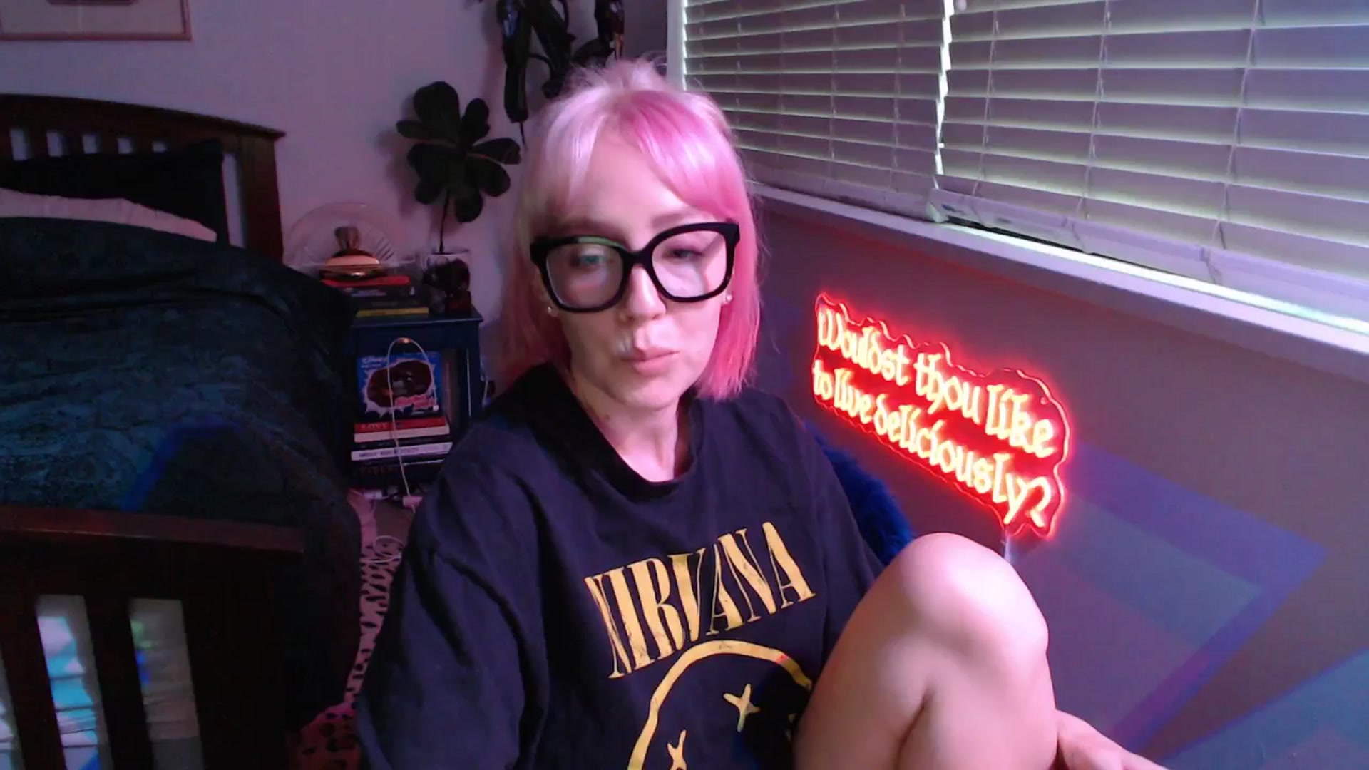 Gallery image thumbnail from TrojiesHoney's myfreecams stream on, 04/19/2026, 05:04 image 2 of 20
