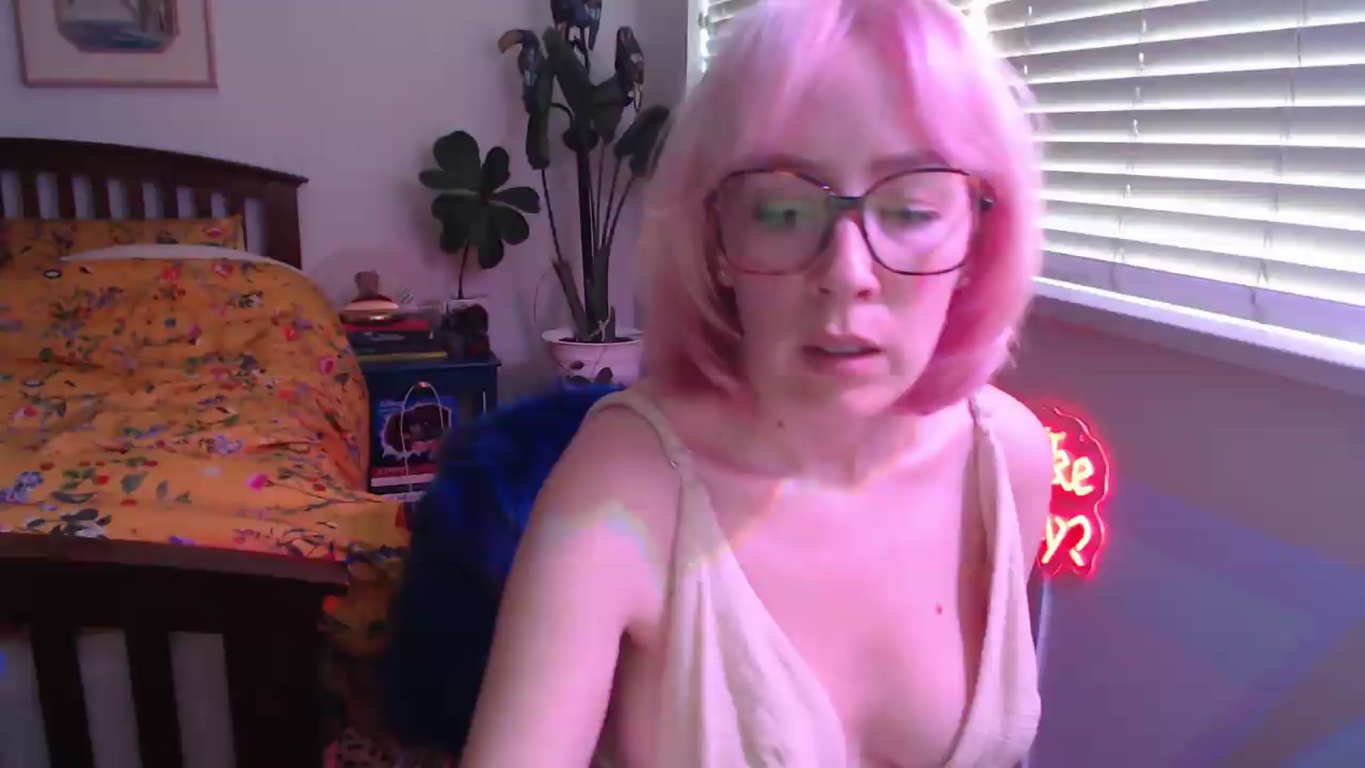 Gallery image thumbnail from TrojiesHoney's myfreecams stream on, 05/01/2026, 04:31 image 1 of 20