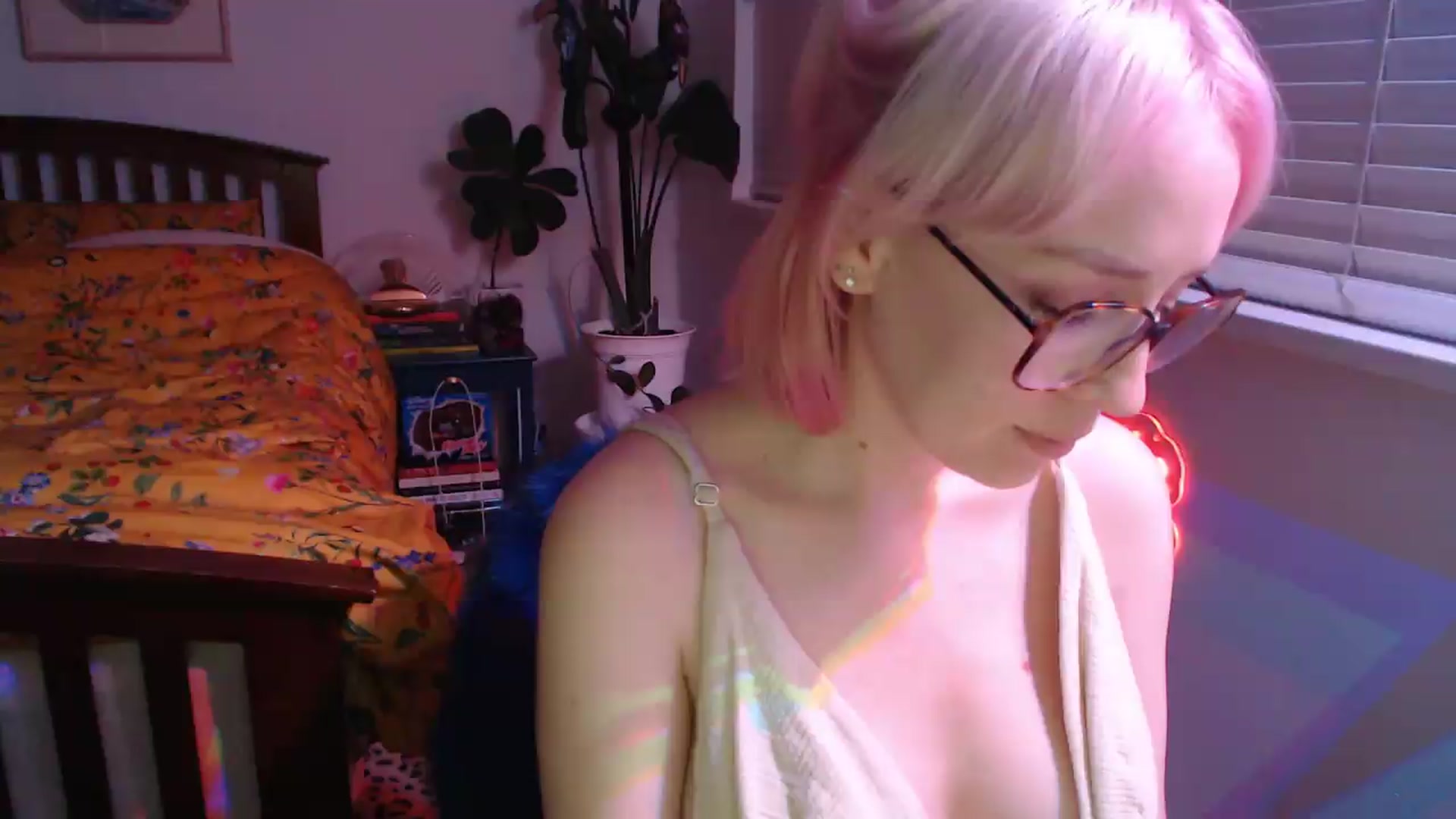 Gallery image thumbnail from TrojiesHoney's myfreecams stream on, 05/01/2026, 04:31 image 17 of 20