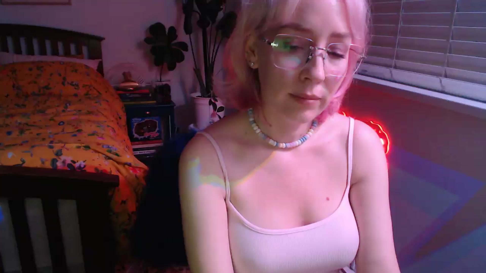 Gallery image thumbnail from TrojiesHoney's myfreecams stream on, 05/05/2026, 05:06 image 12 of 20