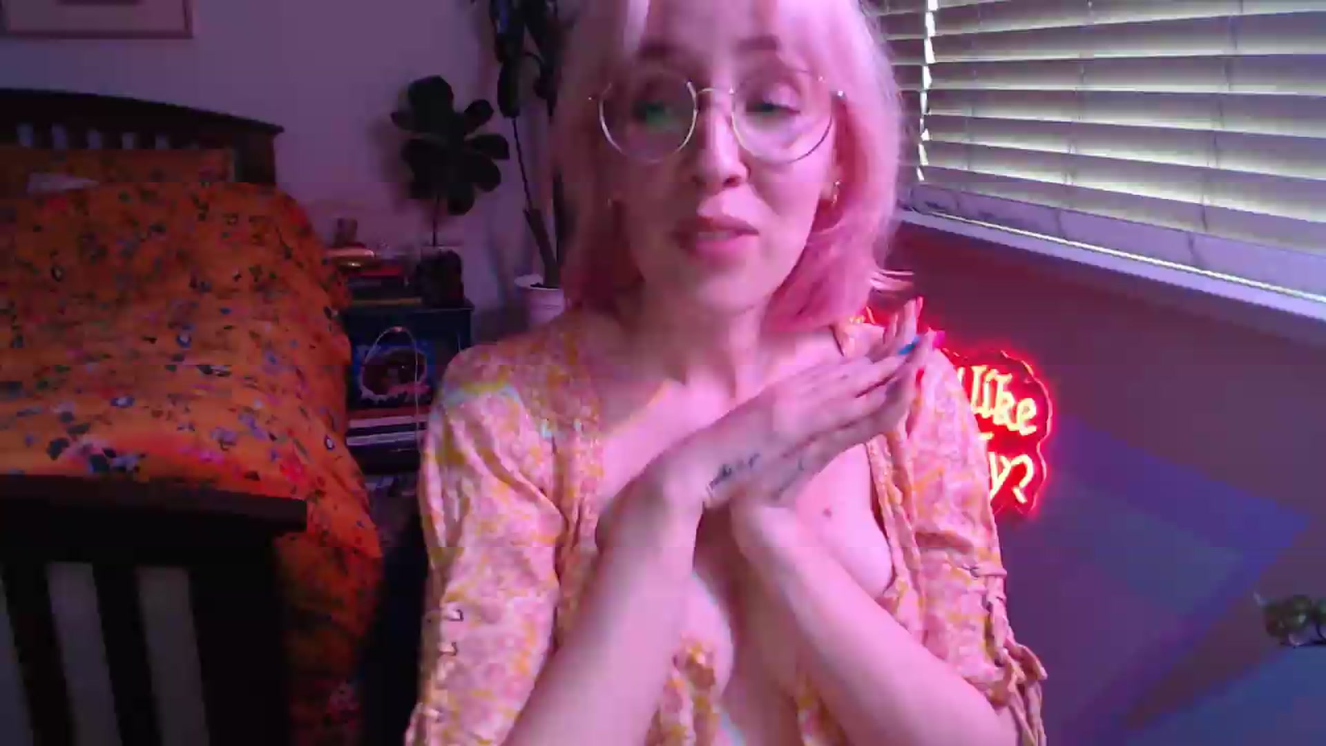 Gallery image thumbnail from TrojiesHoney's myfreecams stream on, 05/14/2026, 04:52 image 8 of 20