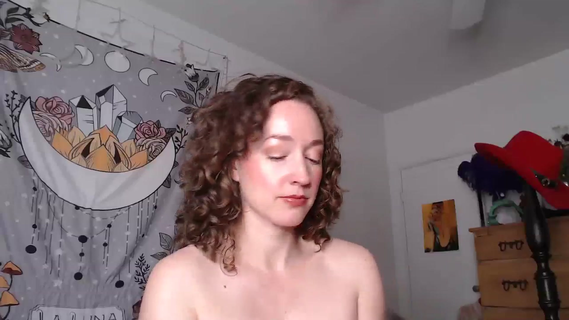 Gallery image thumbnail from TrollopTaylor's myfreecams stream on, 03/17/2024, 23:18 image 3 of 20
