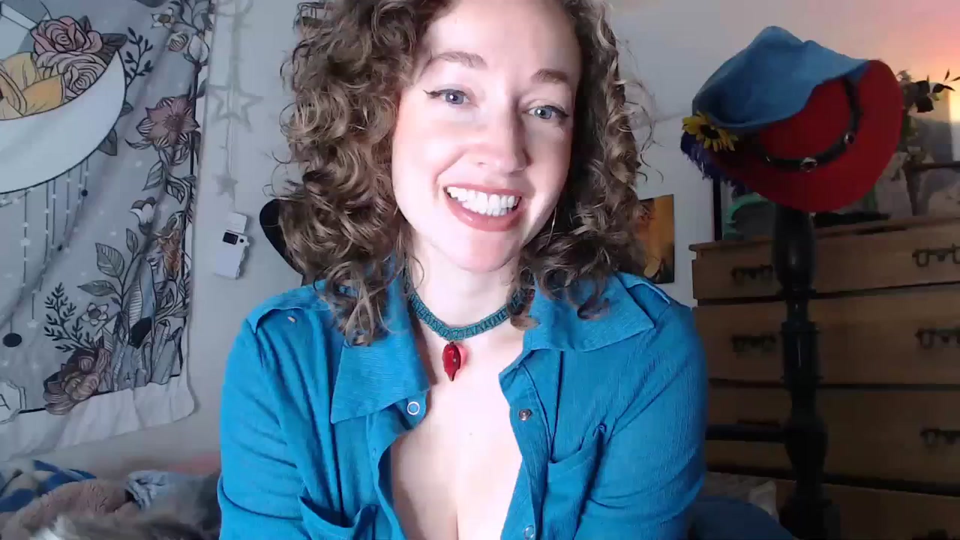 Gallery image thumbnail from TrollopTaylor's myfreecams stream on, 03/27/2024, 01:45 image 1 of 20