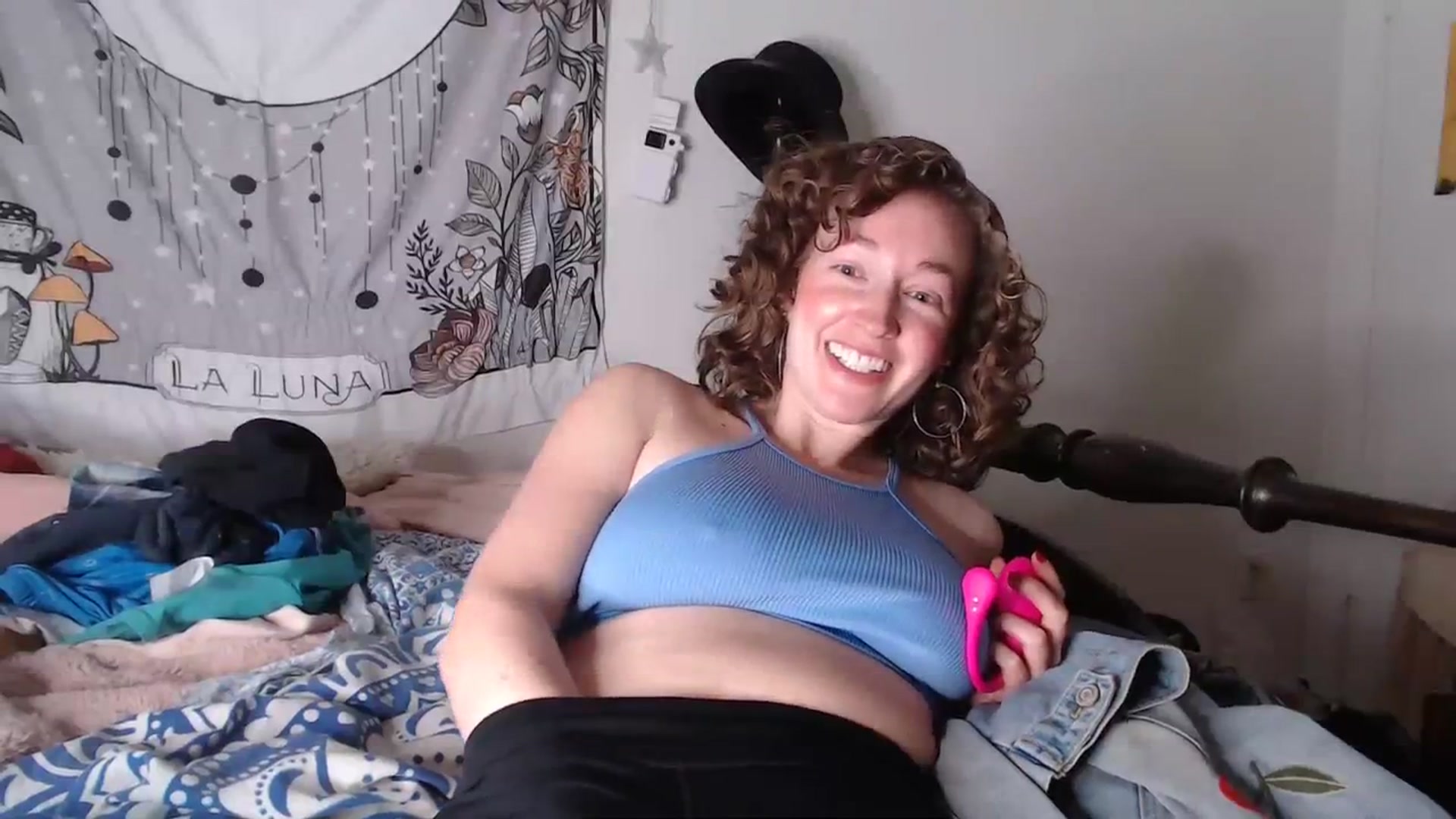 Gallery image thumbnail from TrollopTaylor's myfreecams stream on, 03/29/2024, 01:51 image 2 of 20