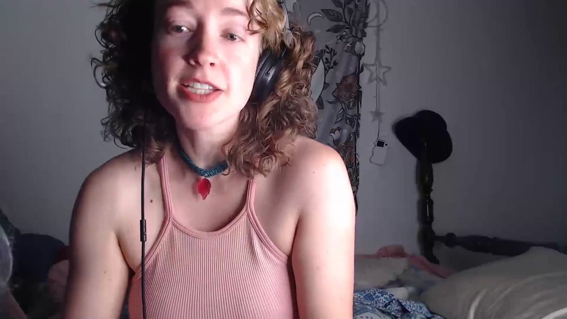 Gallery image thumbnail from TrollopTaylor's myfreecams stream on, 04/15/2024, 01:59 image 3 of 20
