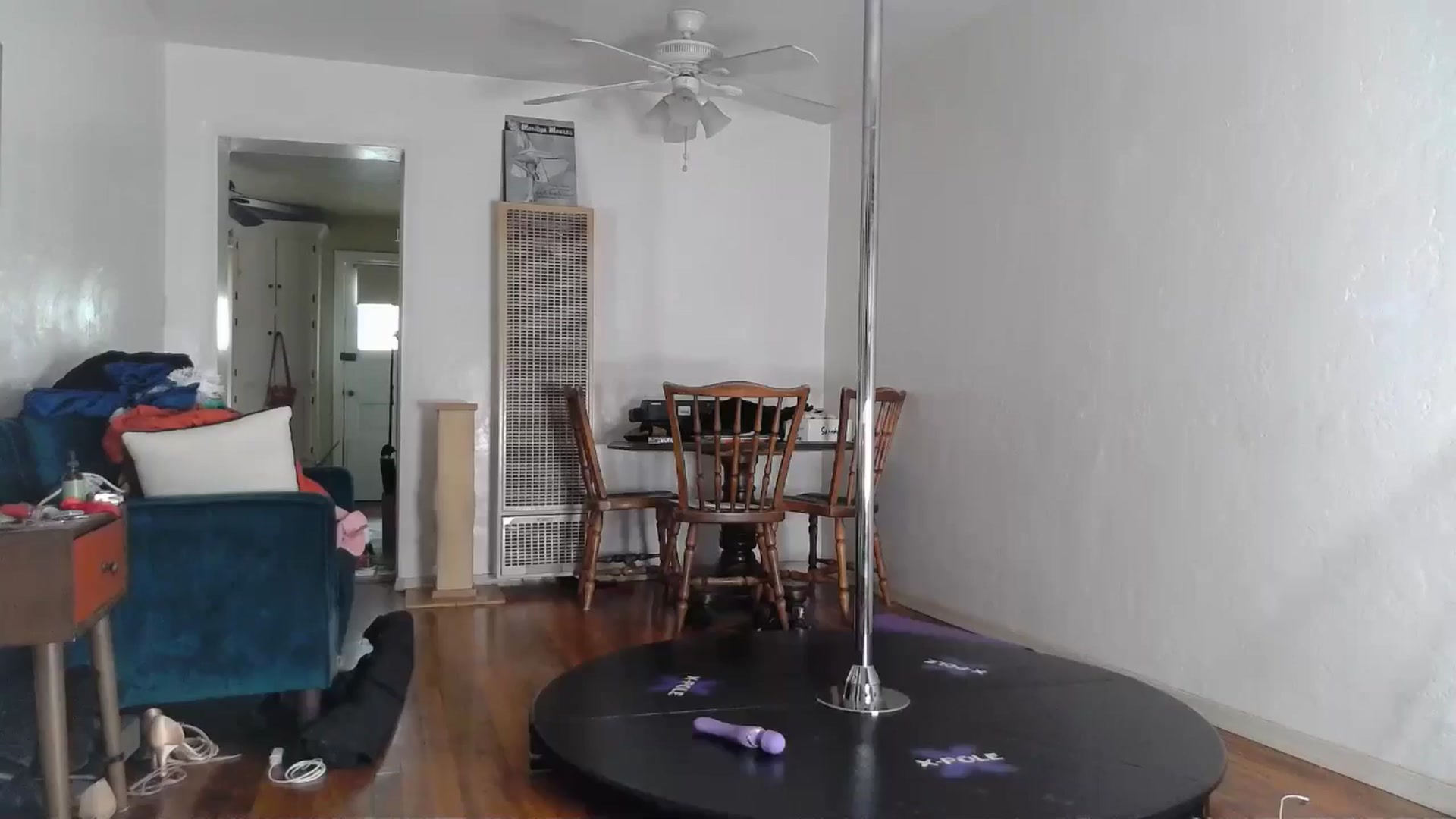Gallery image thumbnail from TrollopTaylor's myfreecams stream on, 05/16/2024, 21:21 image 7 of 20