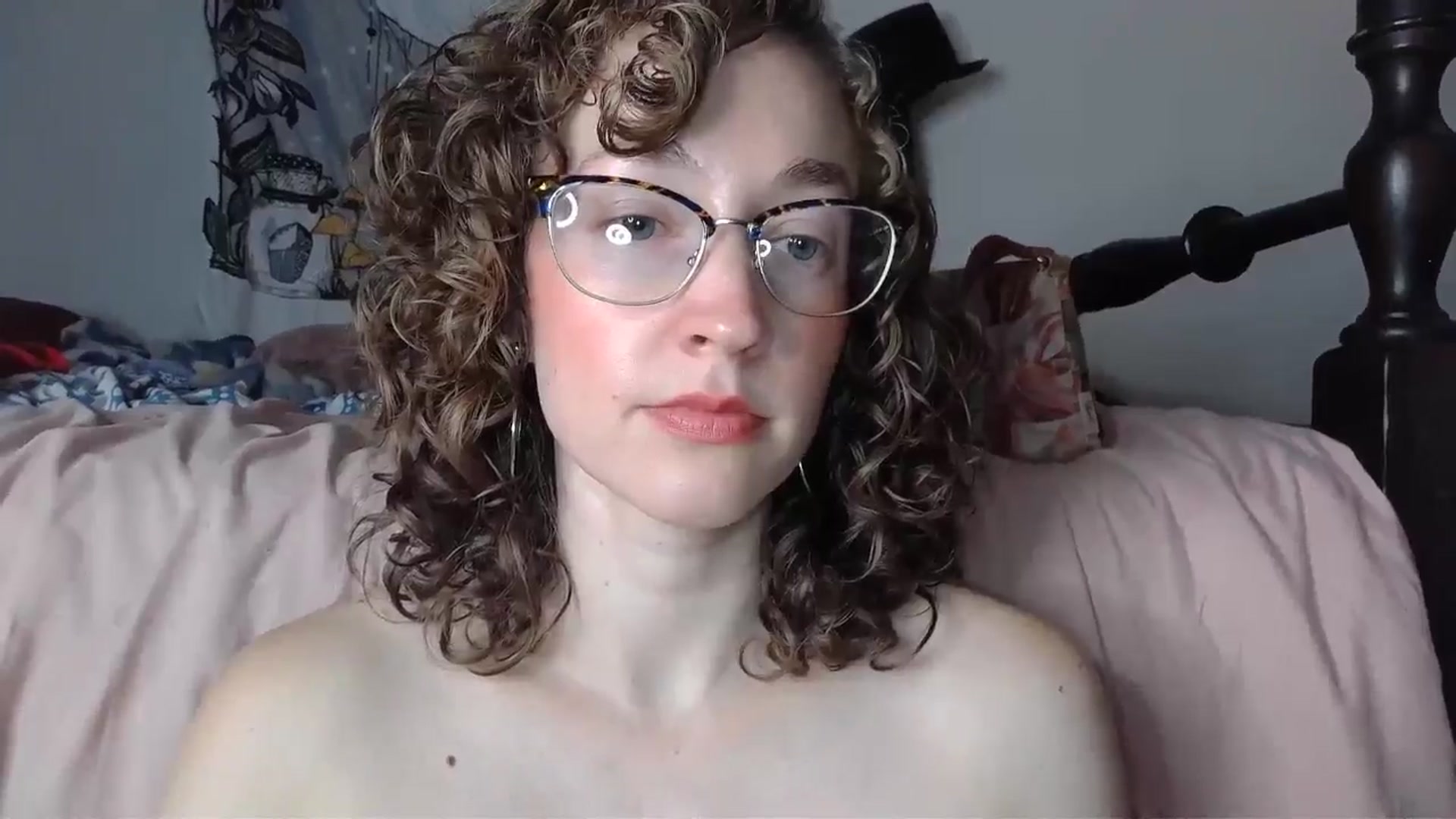 Gallery image thumbnail from TrollopTaylor's myfreecams stream on, 06/27/2024, 04:36 image 4 of 20