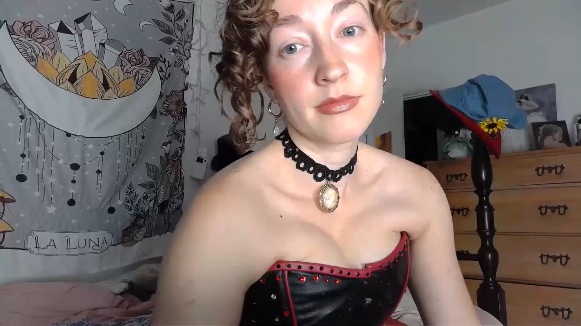 Gallery image thumbnail from TrollopTaylor's myfreecams stream on, 07/08/2024, 20:51 image 19 of 20