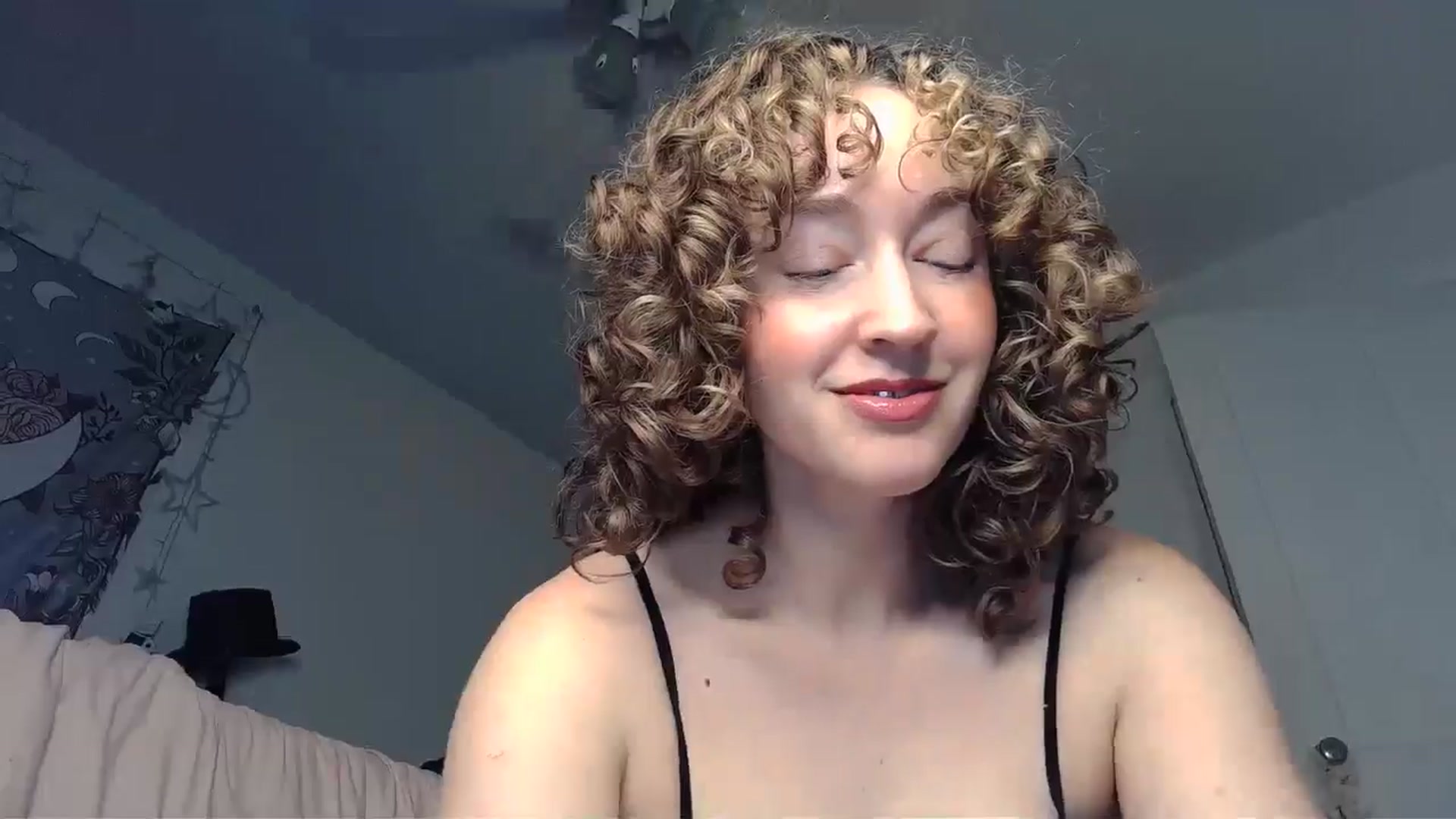 Gallery image thumbnail from TrollopTaylor's myfreecams stream on, 07/10/2024, 23:35 image 5 of 20