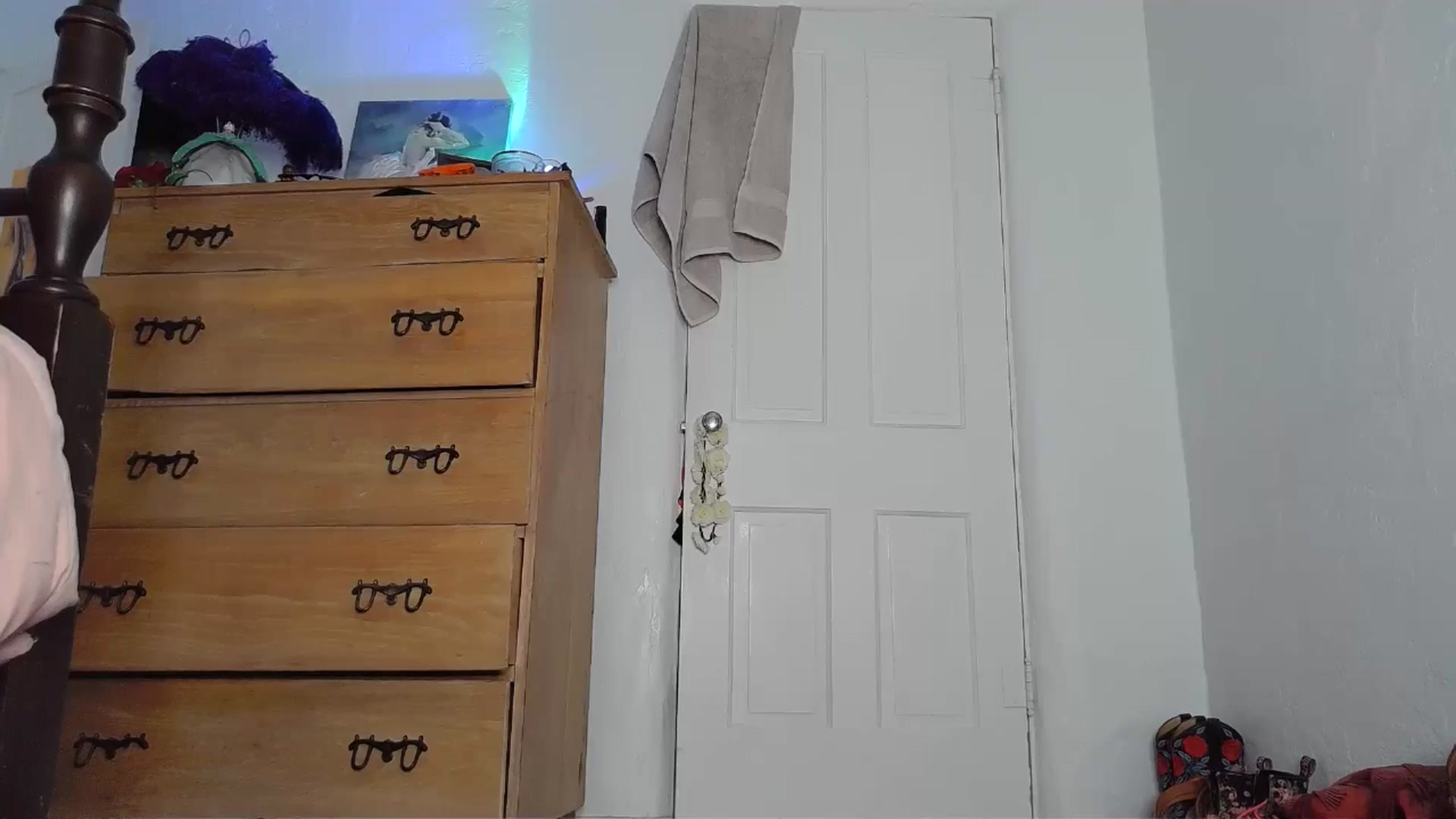 Gallery image thumbnail from TrollopTaylor's myfreecams stream on, 07/27/2024, 24:54 image 6 of 20