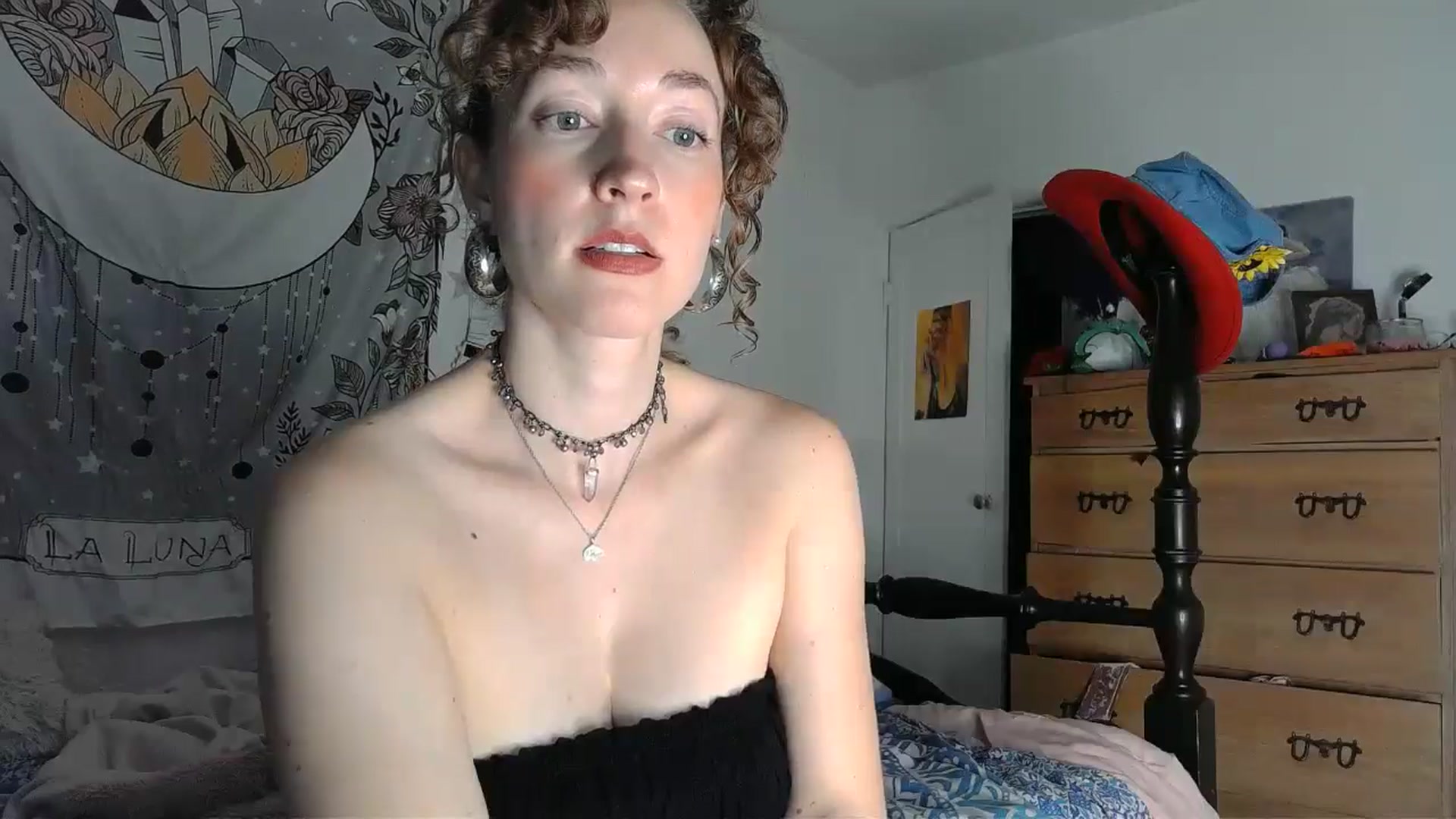 Gallery image thumbnail from TrollopTaylor's myfreecams stream on, 07/28/2024, 01:40 image 2 of 20