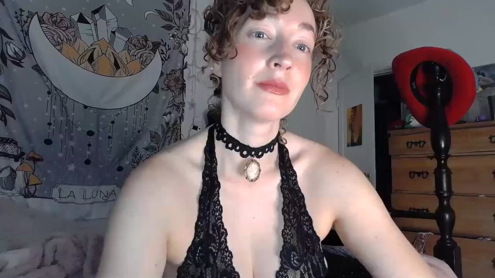 Gallery image thumbnail from TrollopTaylor's myfreecams stream on, 07/28/2024, 21:08 image 10 of 20
