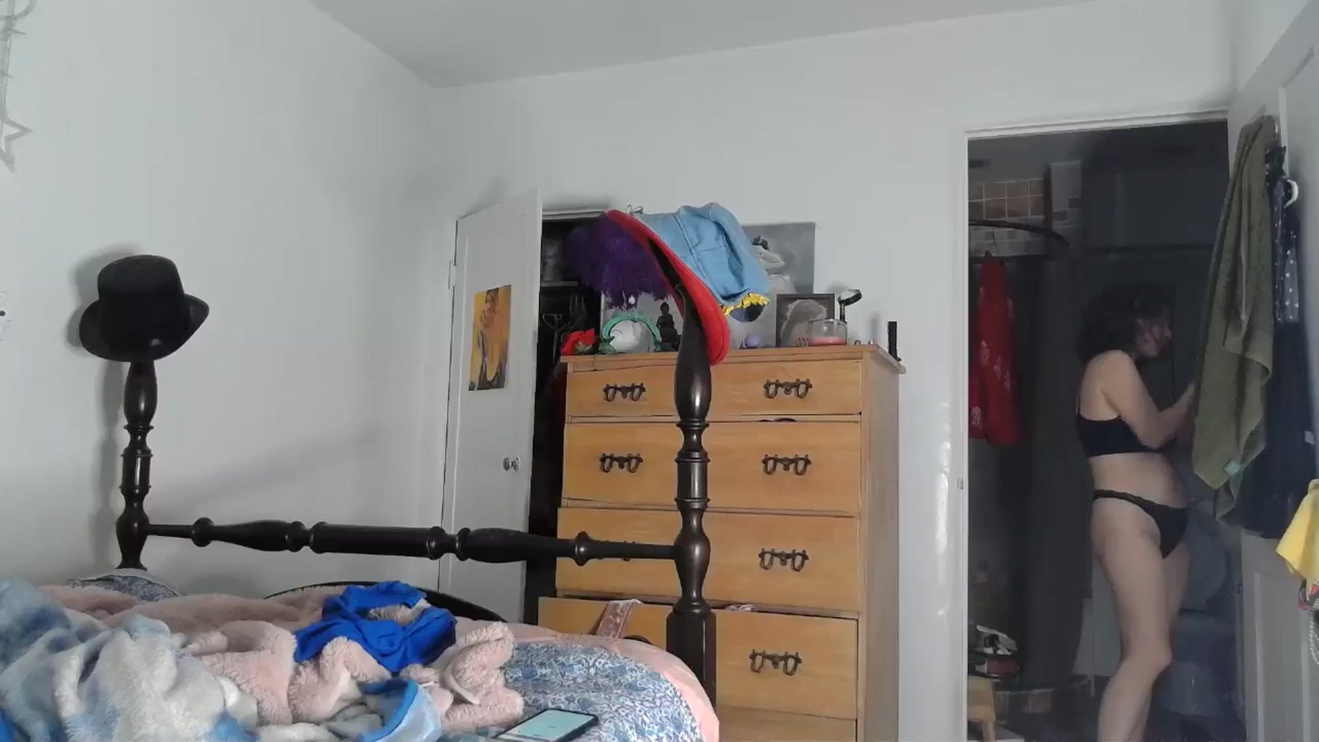 Gallery image thumbnail from TrollopTaylor's myfreecams stream on, 08/01/2024, 18:24 image 12 of 20