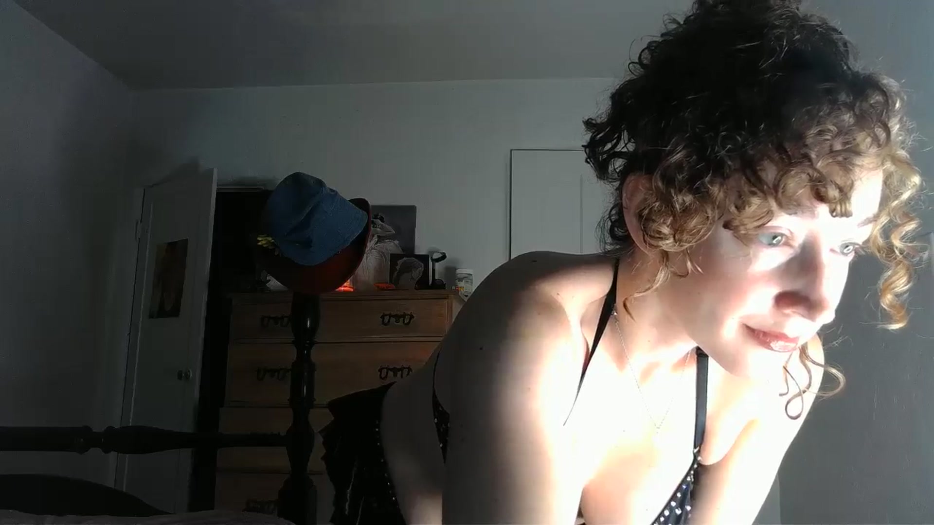 Gallery image thumbnail from TrollopTaylor's myfreecams stream on, 08/06/2024, 21:50 image 3 of 20