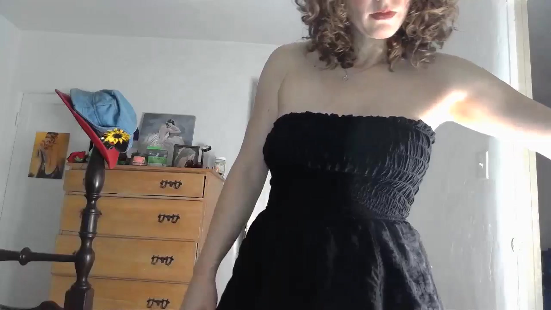 Gallery image thumbnail from TrollopTaylor's myfreecams stream on, 08/09/2024, 21:03 image 7 of 20
