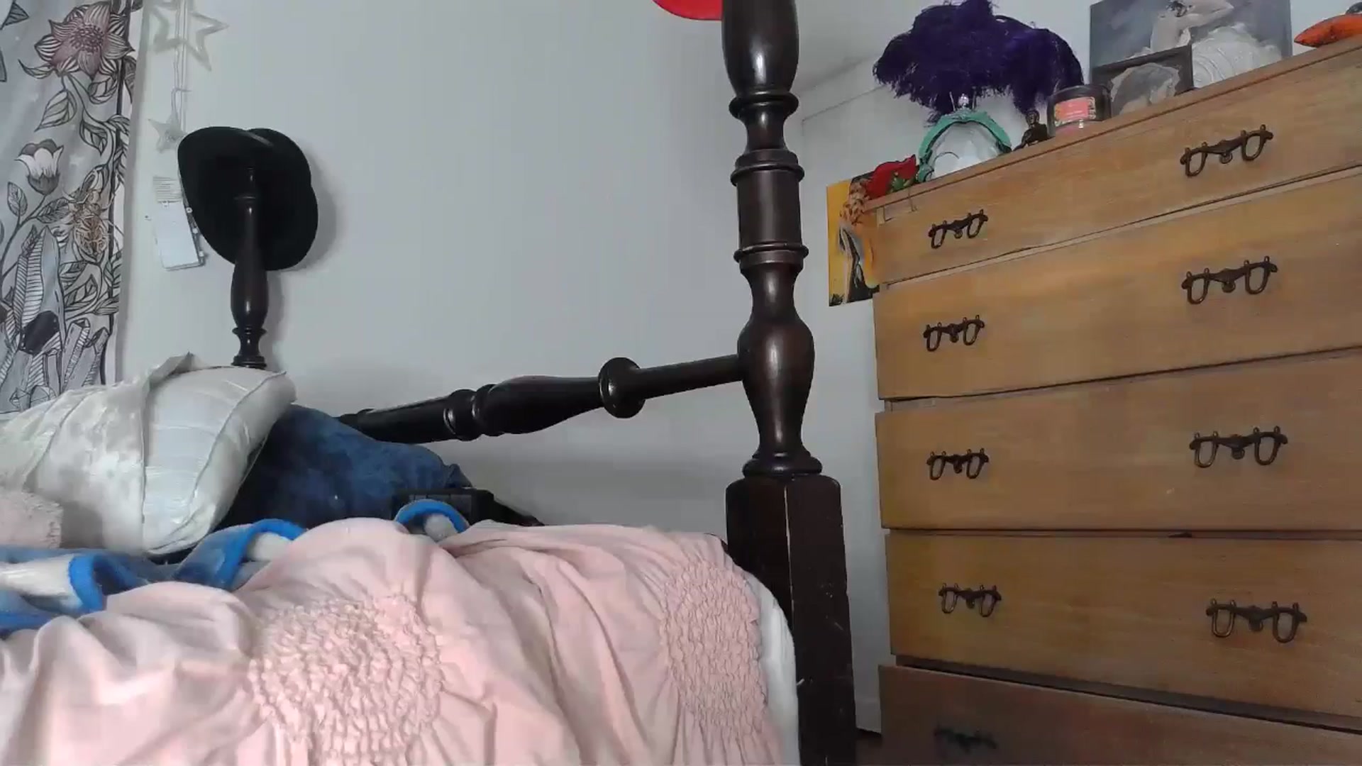 Gallery image thumbnail from TrollopTaylor's myfreecams stream on, 08/25/2024, 21:04 image 13 of 20