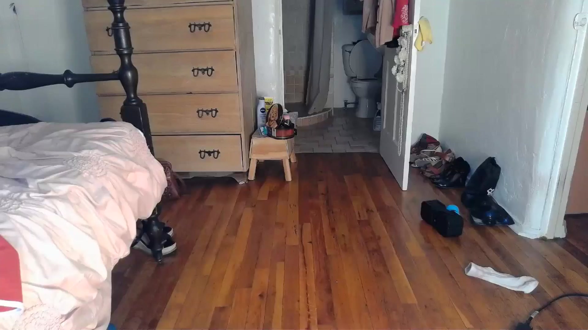 Gallery image thumbnail from TrollopTaylor's myfreecams stream on, 08/26/2024, 18:52 image 9 of 20