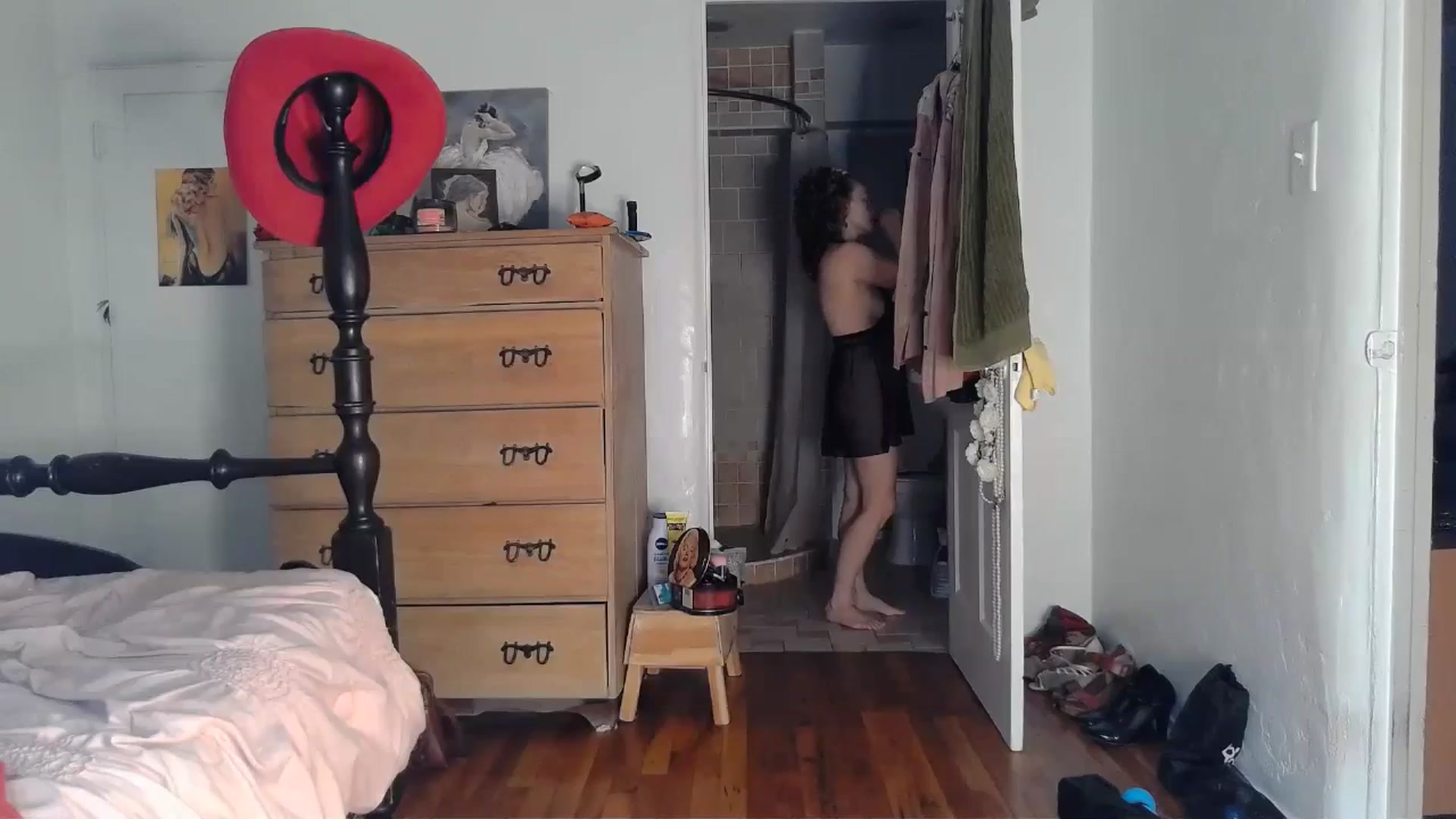 Gallery image thumbnail from TrollopTaylor's myfreecams stream on, 08/26/2024, 18:52 image 12 of 20