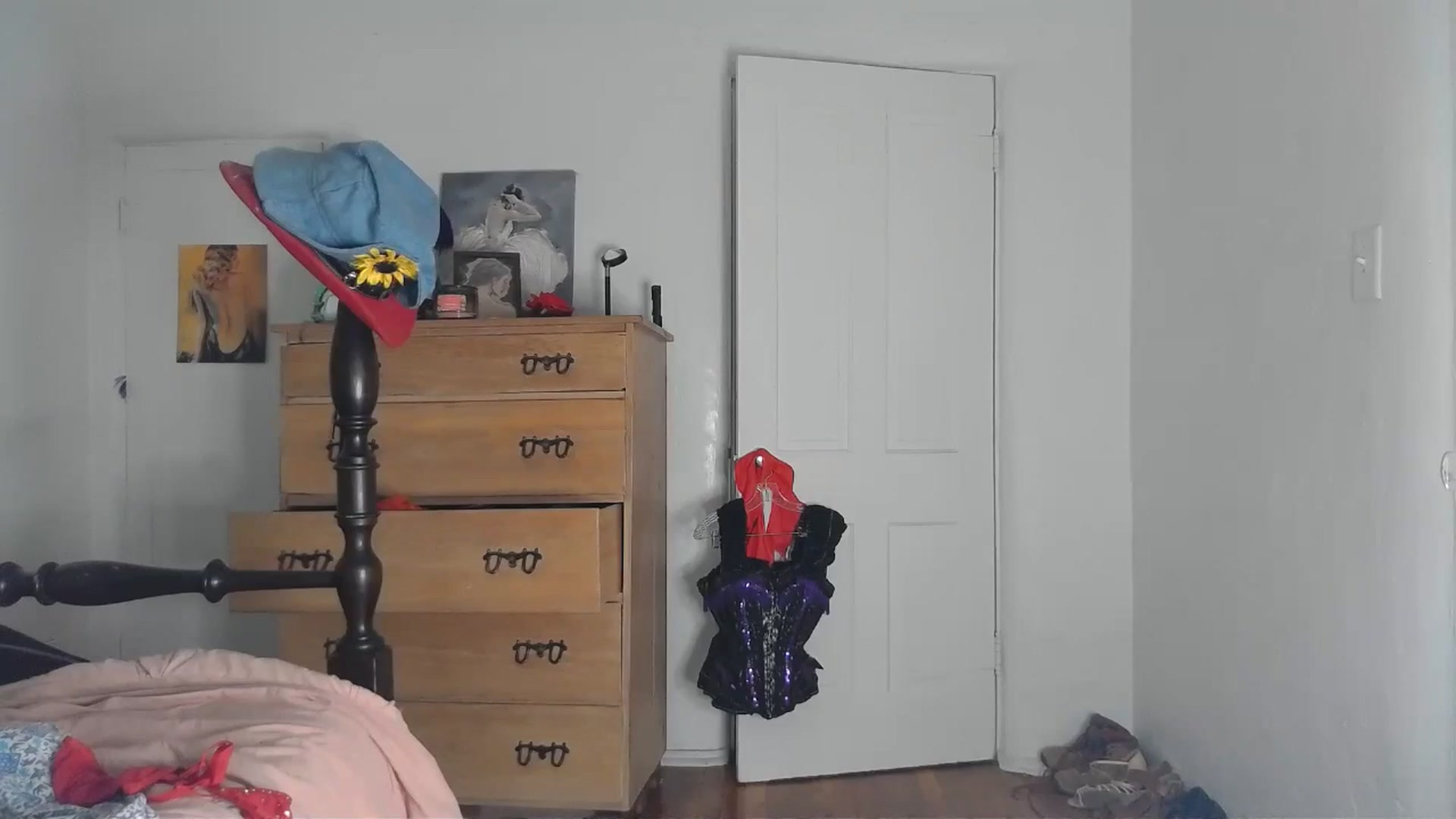 Gallery image thumbnail from TrollopTaylor's myfreecams stream on, 09/05/2024, 20:34 image 2 of 20