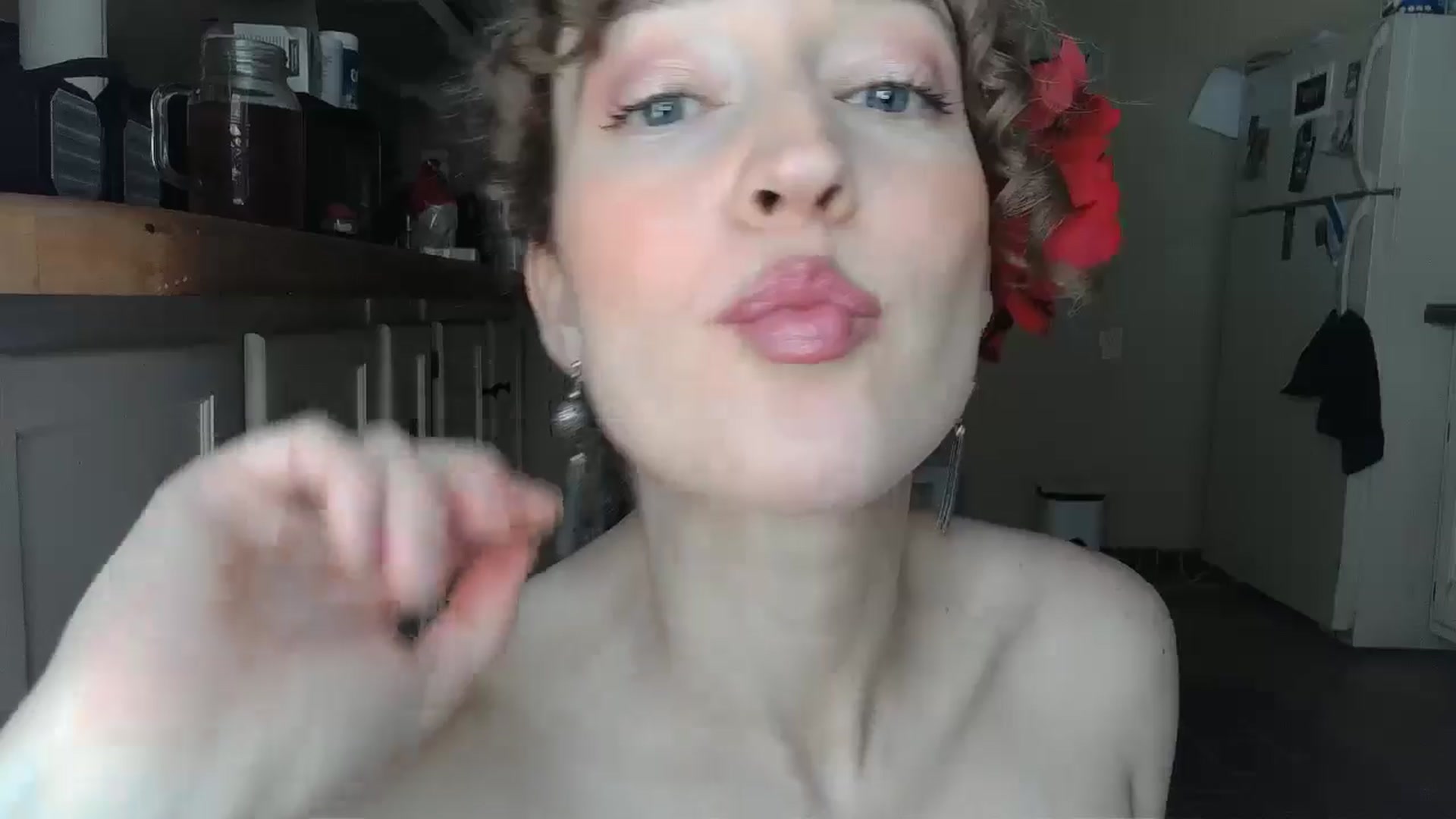Gallery image thumbnail from TrollopTaylor's myfreecams stream on, 09/29/2024, 21:17 image 8 of 20
