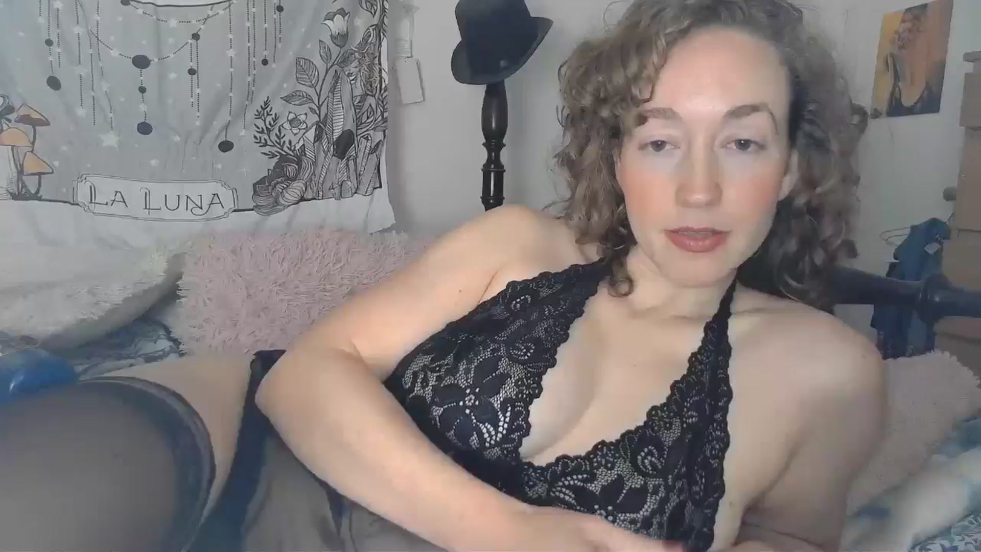 Gallery image thumbnail from TrollopTaylor's myfreecams stream on, 10/10/2024, 24:02 image 13 of 20