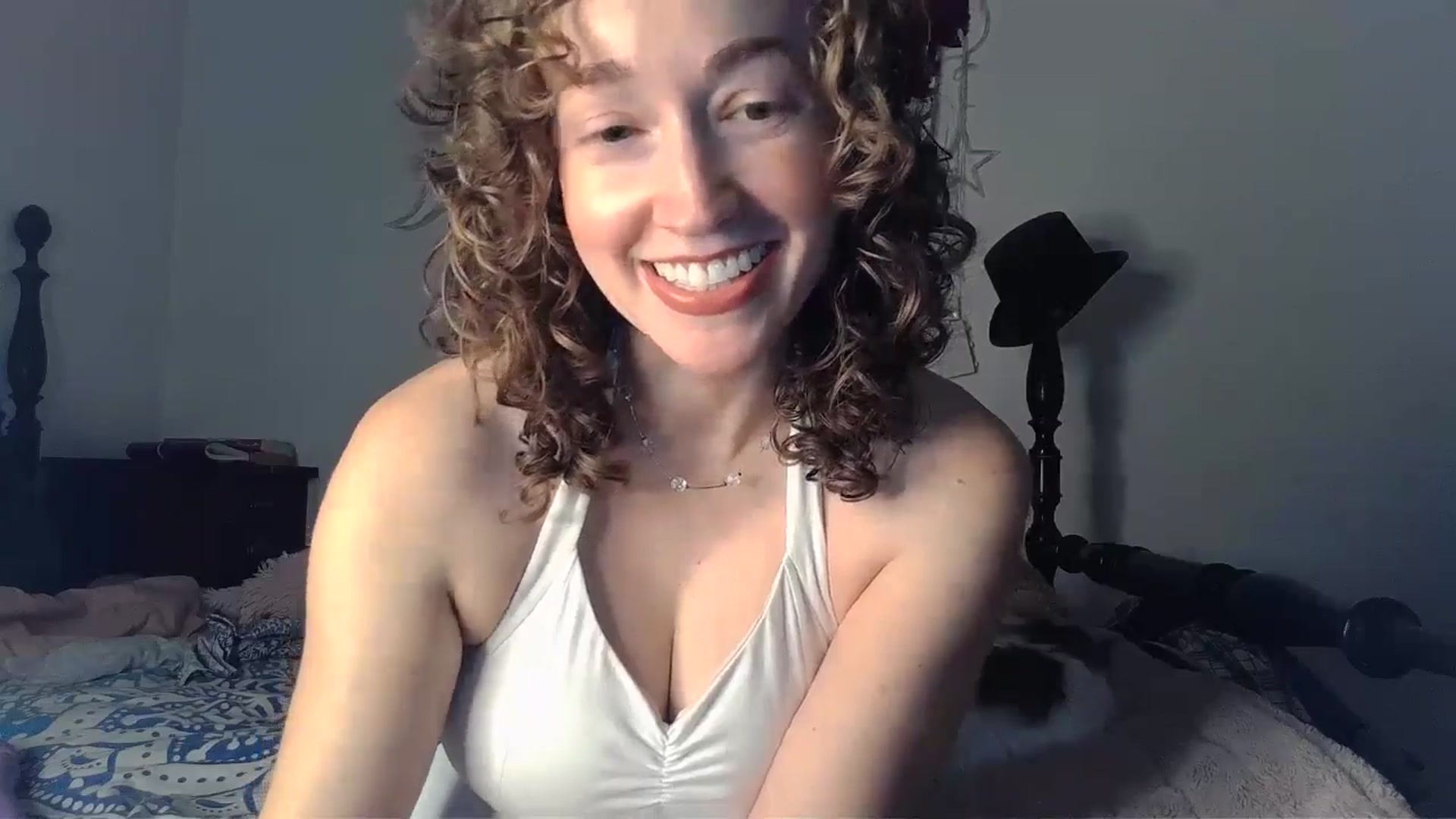Gallery image thumbnail from TrollopTaylor's myfreecams stream on, 10/18/2024, 23:50 image 17 of 20