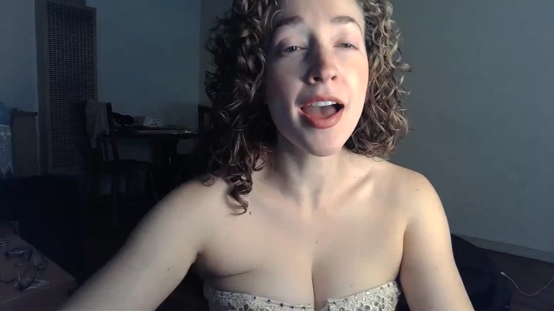Gallery image thumbnail from TrollopTaylor's myfreecams stream on, 10/18/2024, 23:50 image 2 of 20