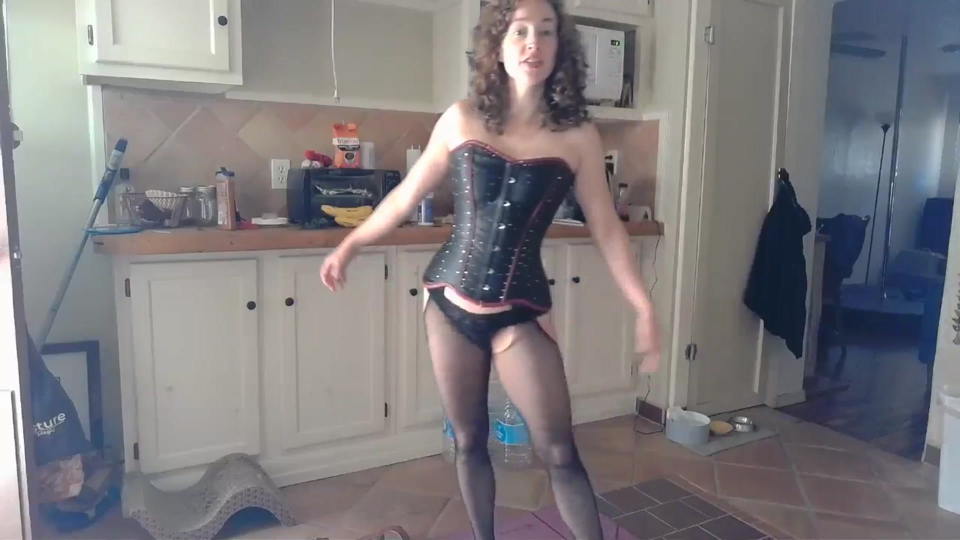 Gallery image thumbnail from TrollopTaylor's myfreecams stream on, 10/22/2024, 20:38 image 5 of 20