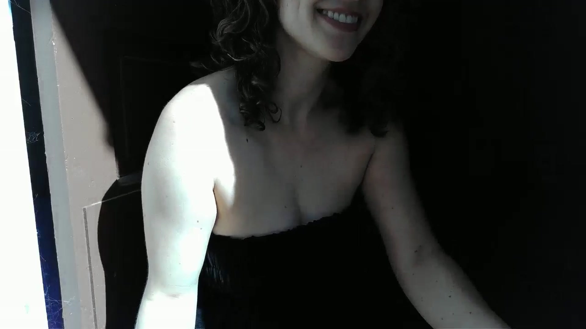 Gallery image thumbnail from TrollopTaylor's myfreecams stream on, 10/31/2024, 20:46 image 12 of 20