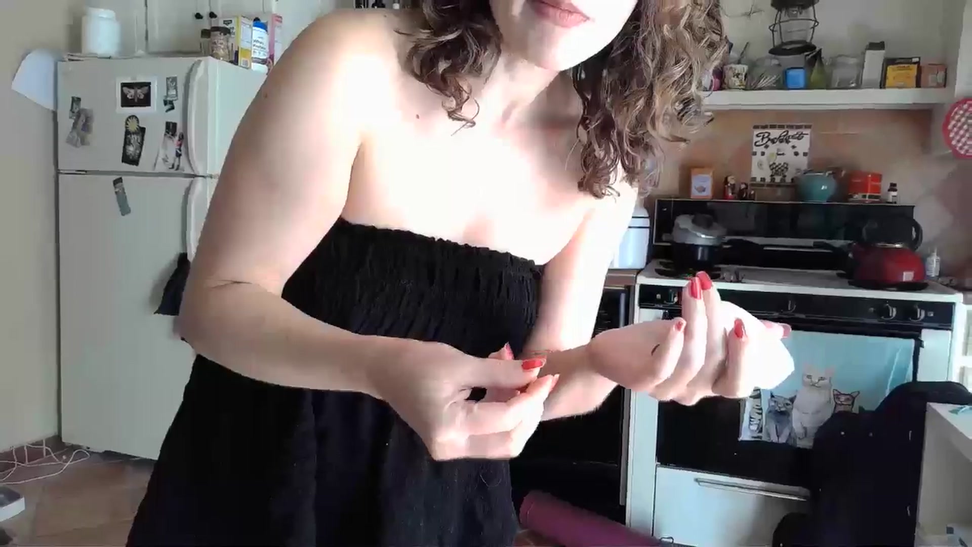Gallery image thumbnail from TrollopTaylor's myfreecams stream on, 10/31/2024, 20:46 image 16 of 20
