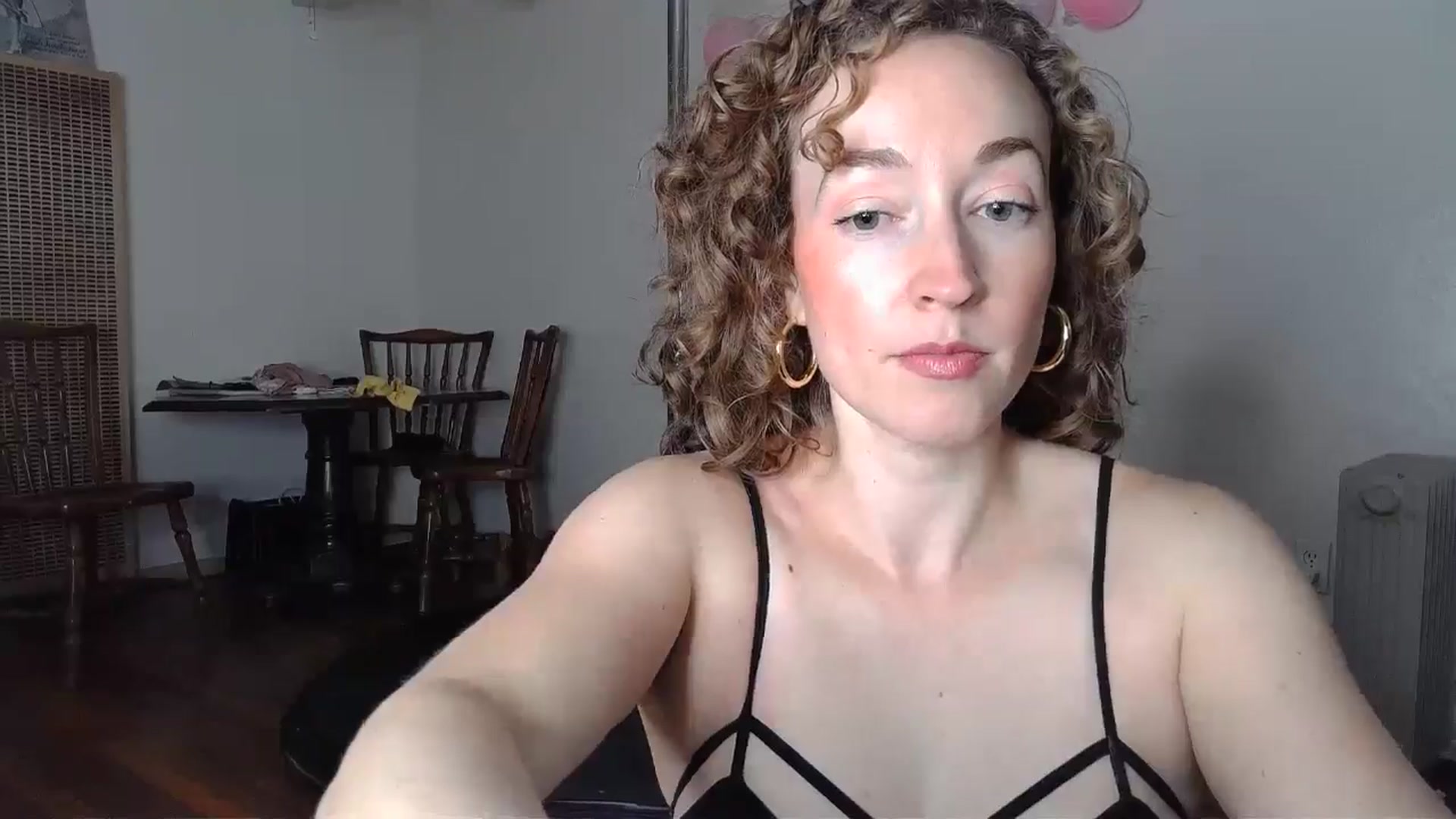 Gallery image thumbnail from TrollopTaylor's myfreecams stream on, 11/15/2024, 21:02 image 10 of 20
