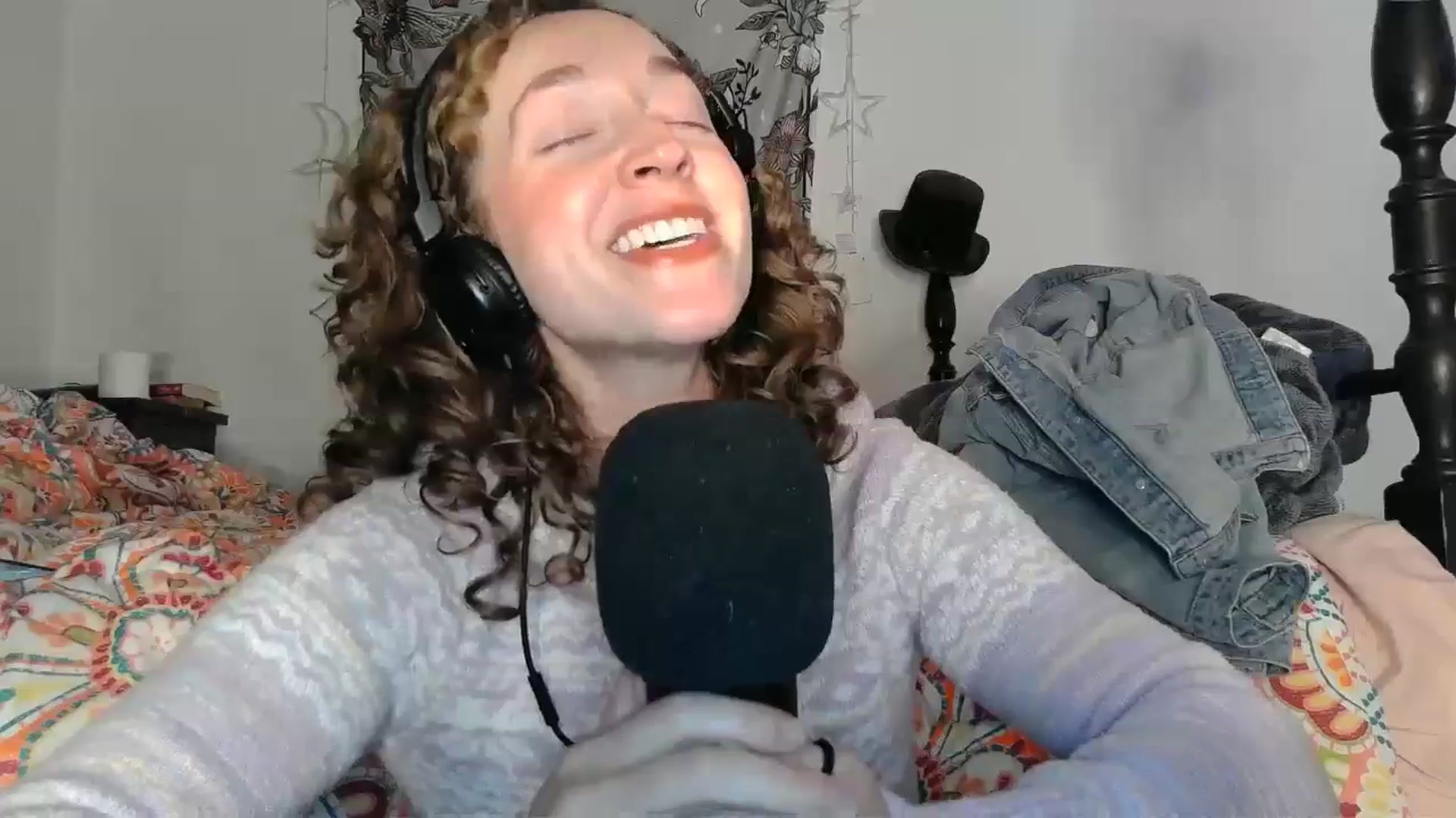 Gallery image thumbnail from TrollopTaylor's myfreecams stream on, 12/13/2024, 02:18 image 5 of 20