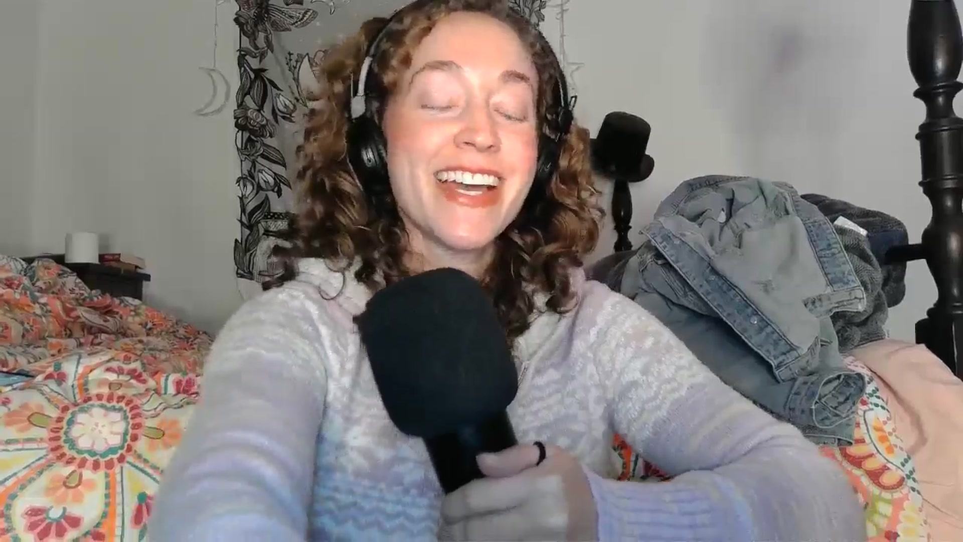 Gallery image thumbnail from TrollopTaylor's myfreecams stream on, 12/13/2024, 02:18 image 6 of 20