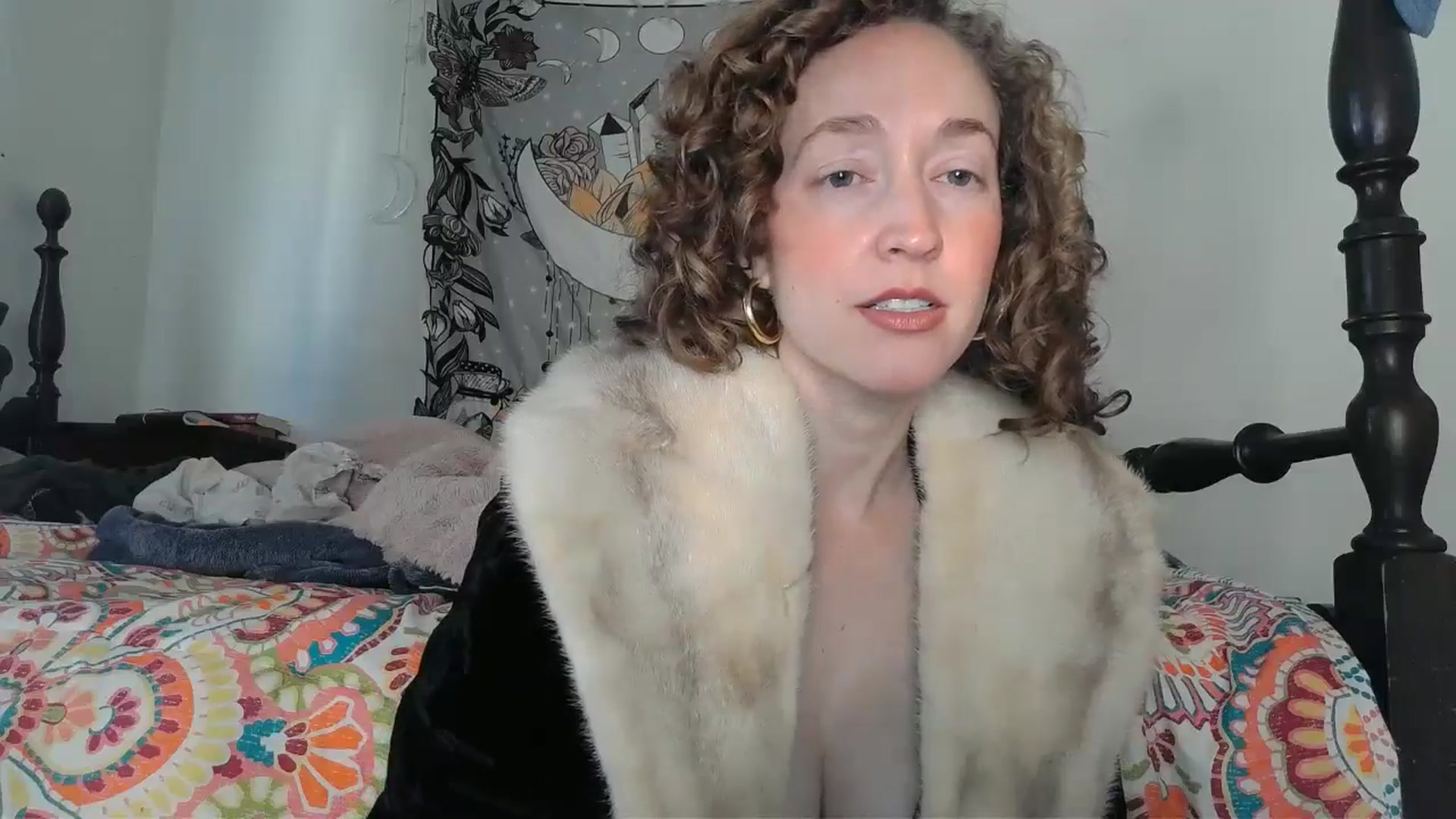 Gallery image thumbnail from TrollopTaylor's myfreecams stream on, 12/16/2024, 20:31 image 8 of 20