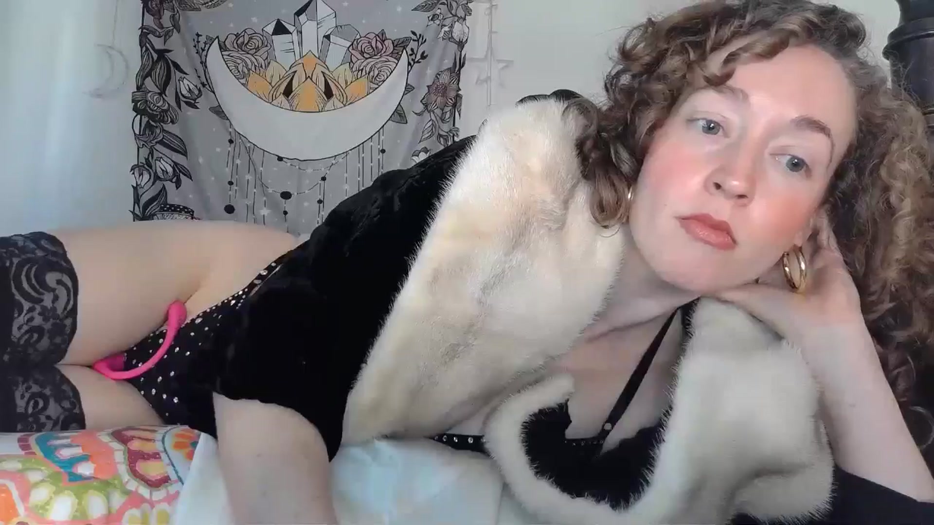 Gallery image thumbnail from TrollopTaylor's myfreecams stream on, 12/16/2024, 20:31 image 20 of 20