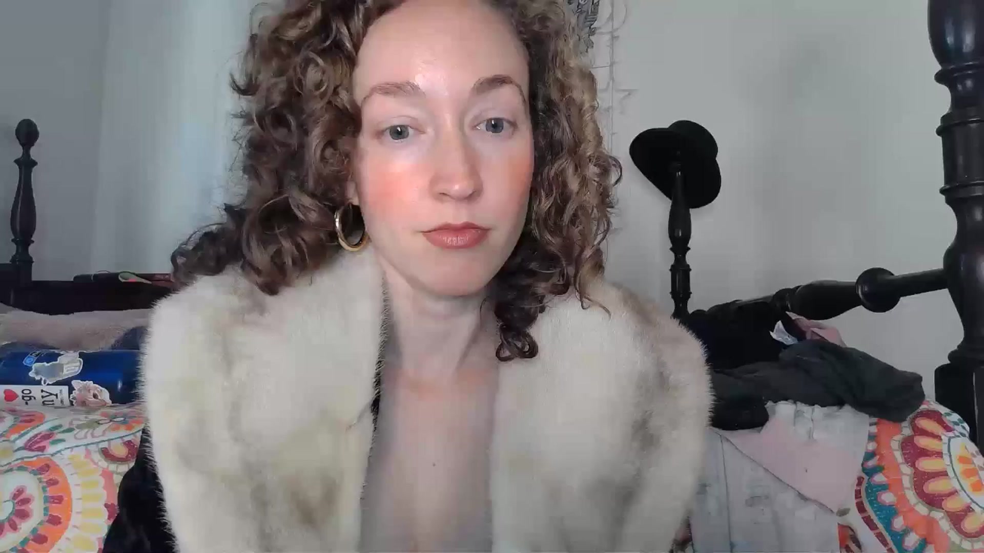 Gallery image thumbnail from TrollopTaylor's myfreecams stream on, 12/16/2024, 20:31 image 7 of 20