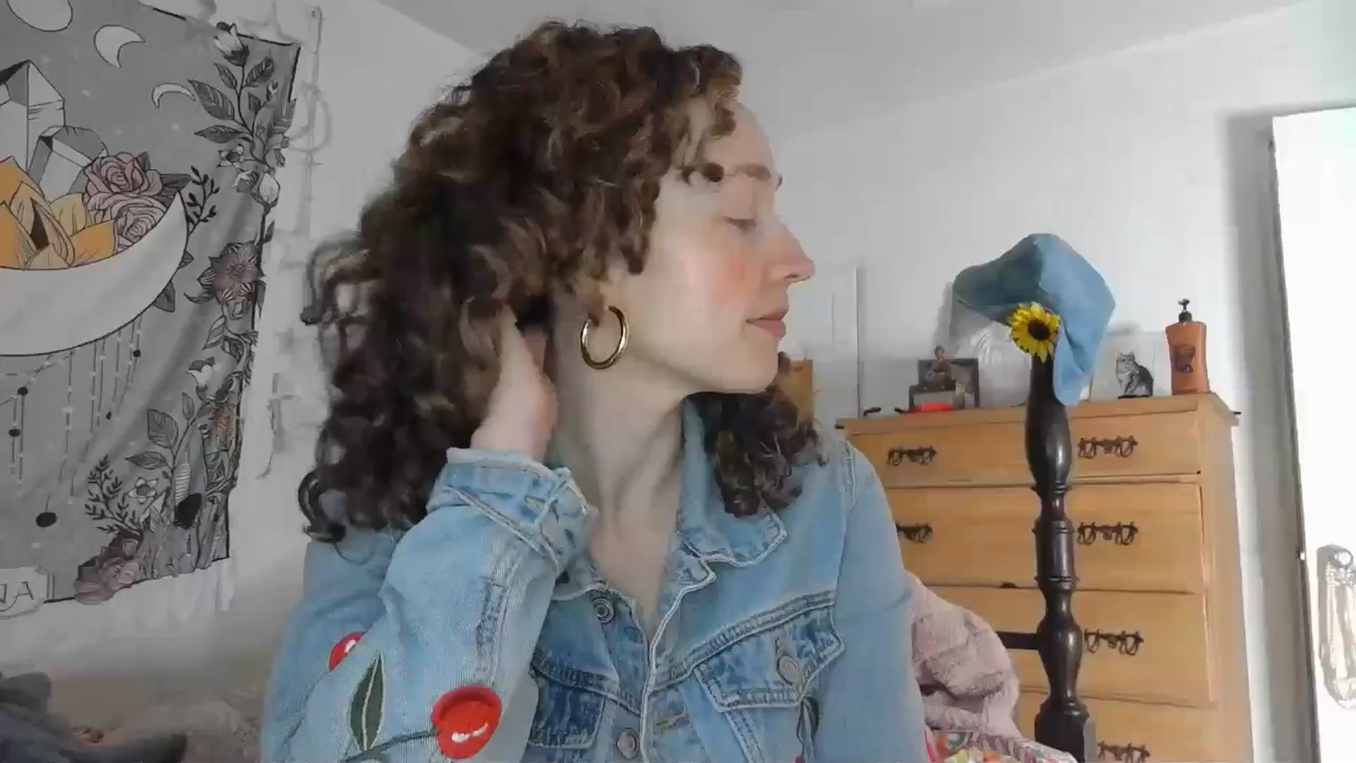 Gallery image thumbnail from TrollopTaylor's myfreecams stream on, 12/16/2024, 23:44 image 4 of 20