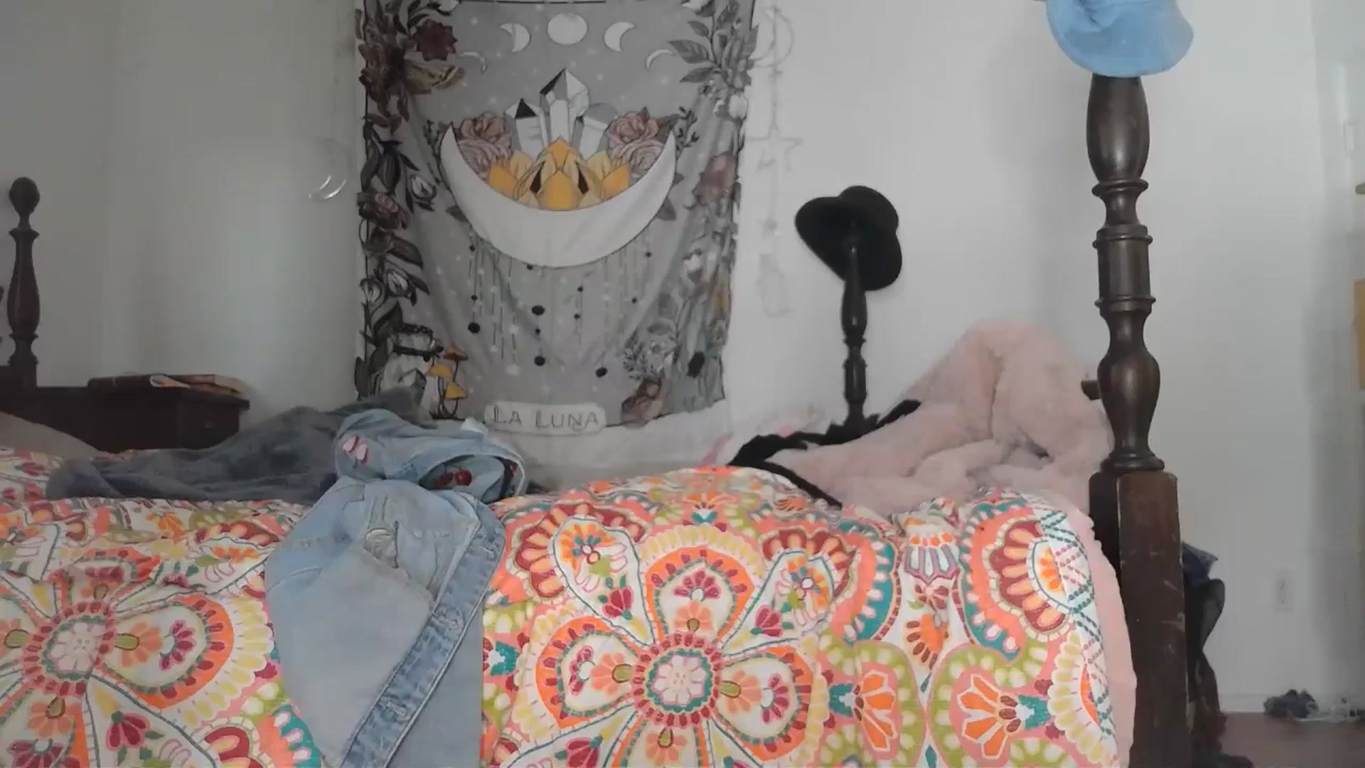 Gallery image thumbnail from TrollopTaylor's myfreecams stream on, 12/16/2024, 23:44 image 11 of 20