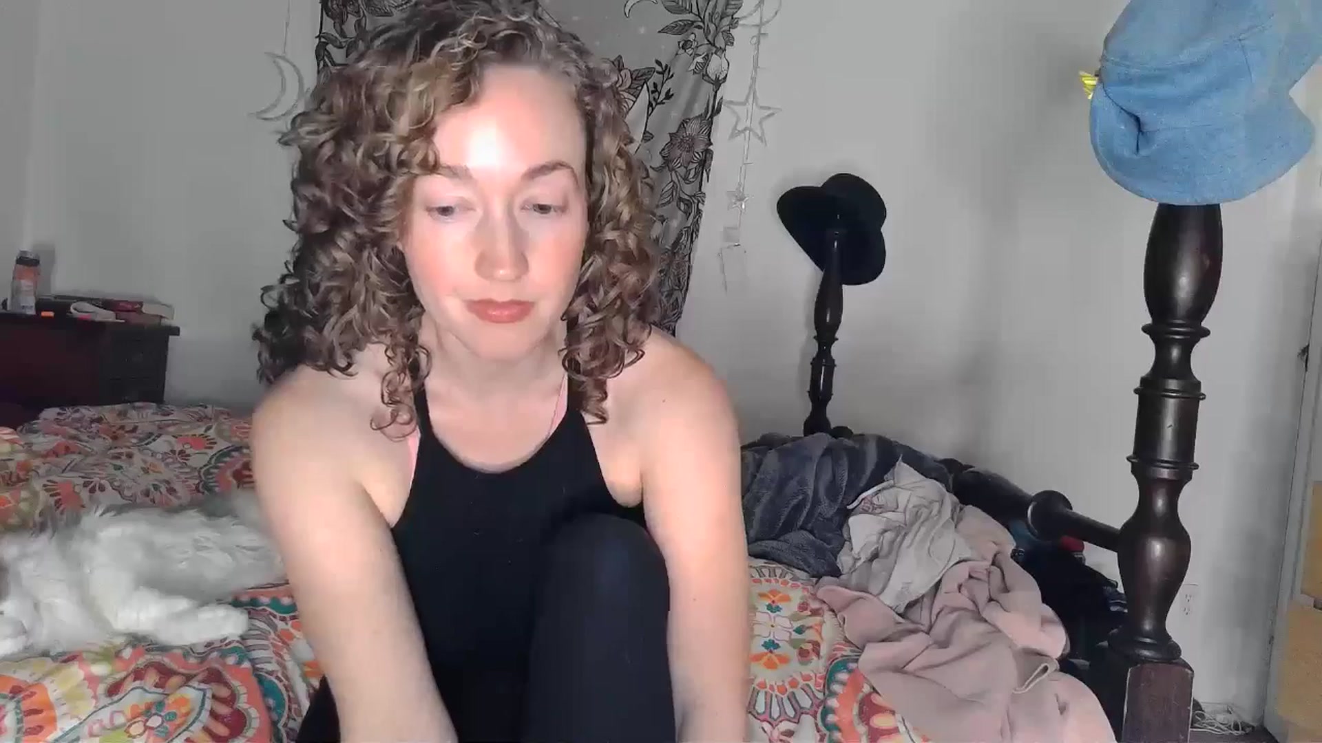 Gallery image thumbnail from TrollopTaylor's myfreecams stream on, 12/19/2024, 24:59 image 7 of 20