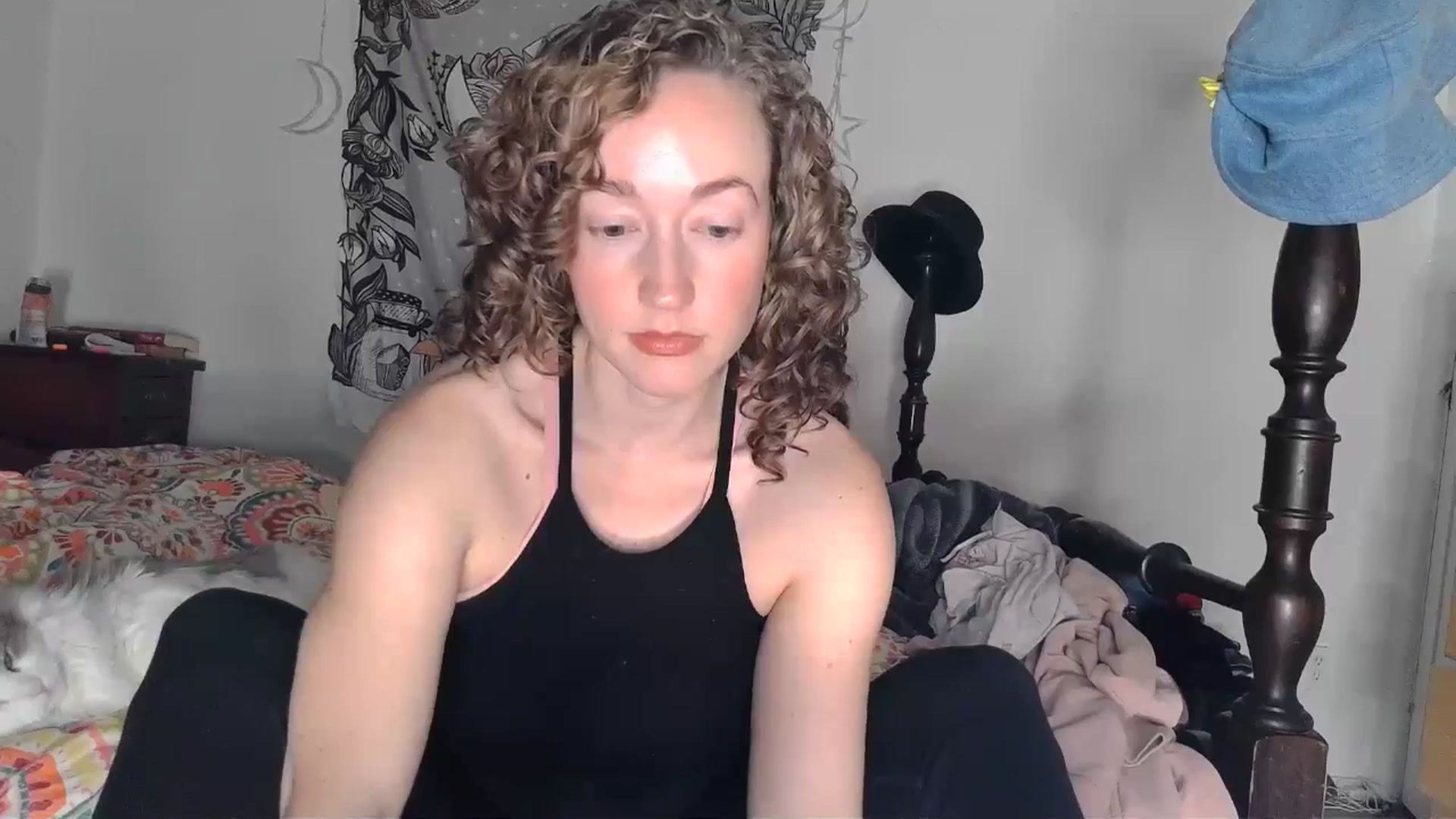 Gallery image thumbnail from TrollopTaylor's myfreecams stream on, 12/19/2024, 24:59 image 3 of 20
