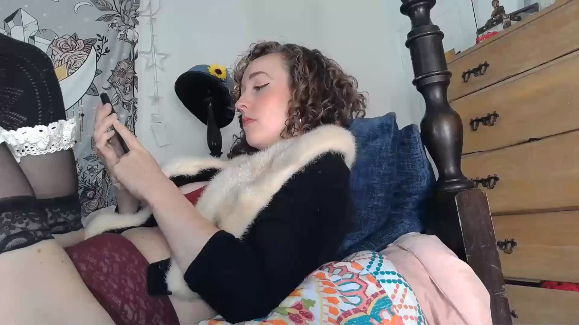 Gallery image thumbnail from TrollopTaylor's myfreecams stream on, 12/19/2024, 20:25 image 11 of 20